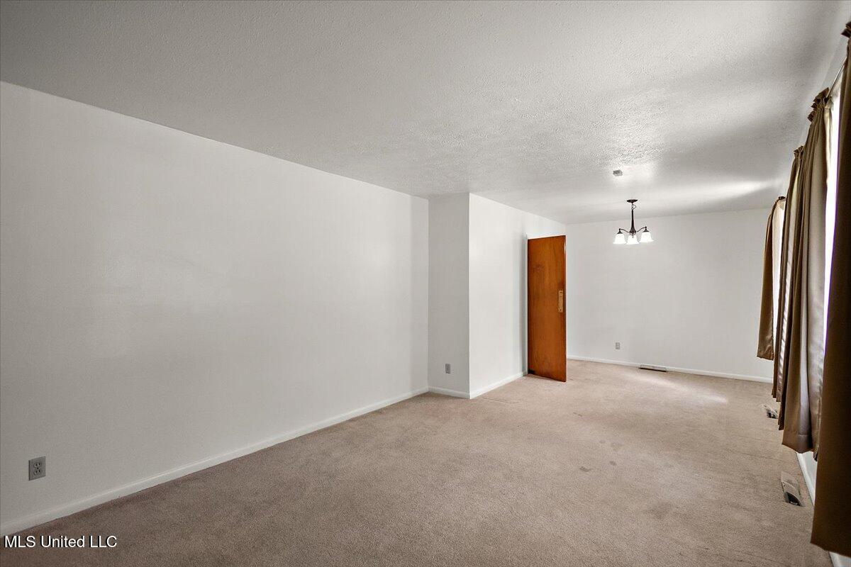 216 Pine Ridge Road Property Photo 6