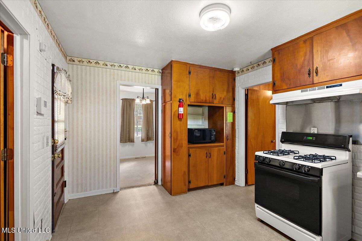 216 Pine Ridge Road Property Photo 10
