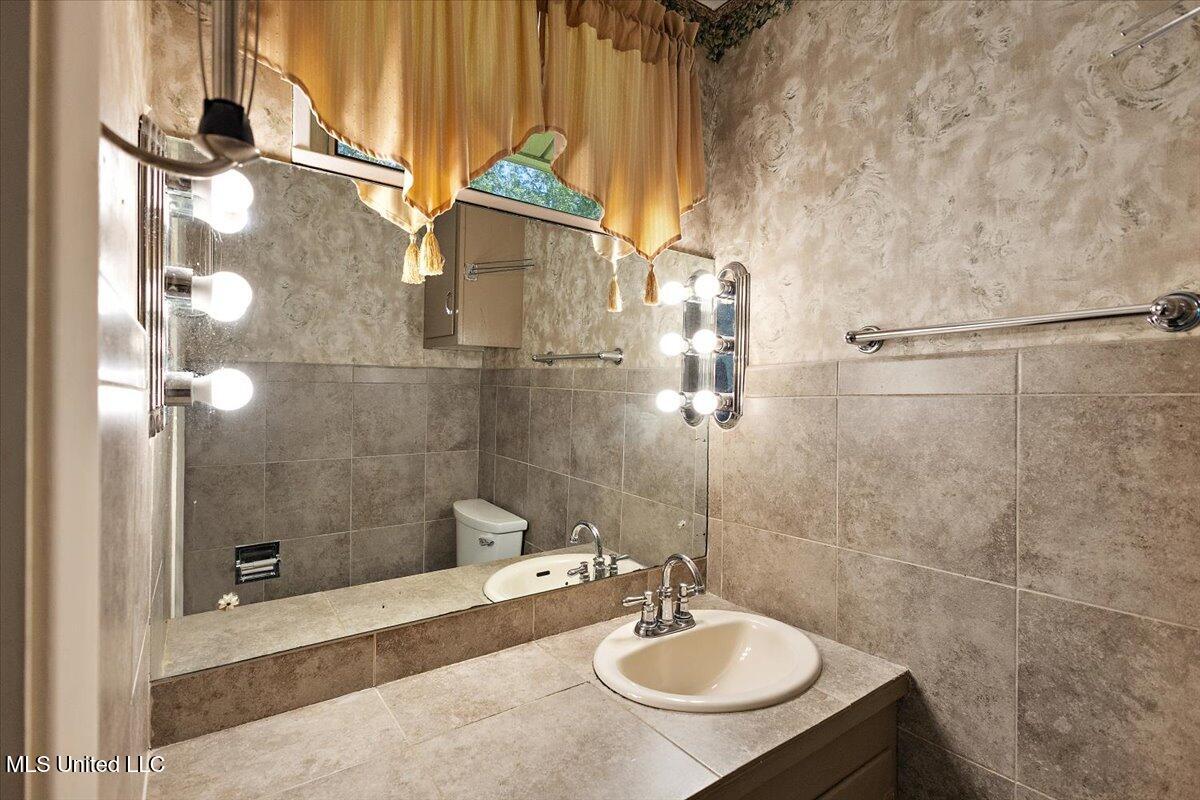216 Pine Ridge Road Property Photo 13