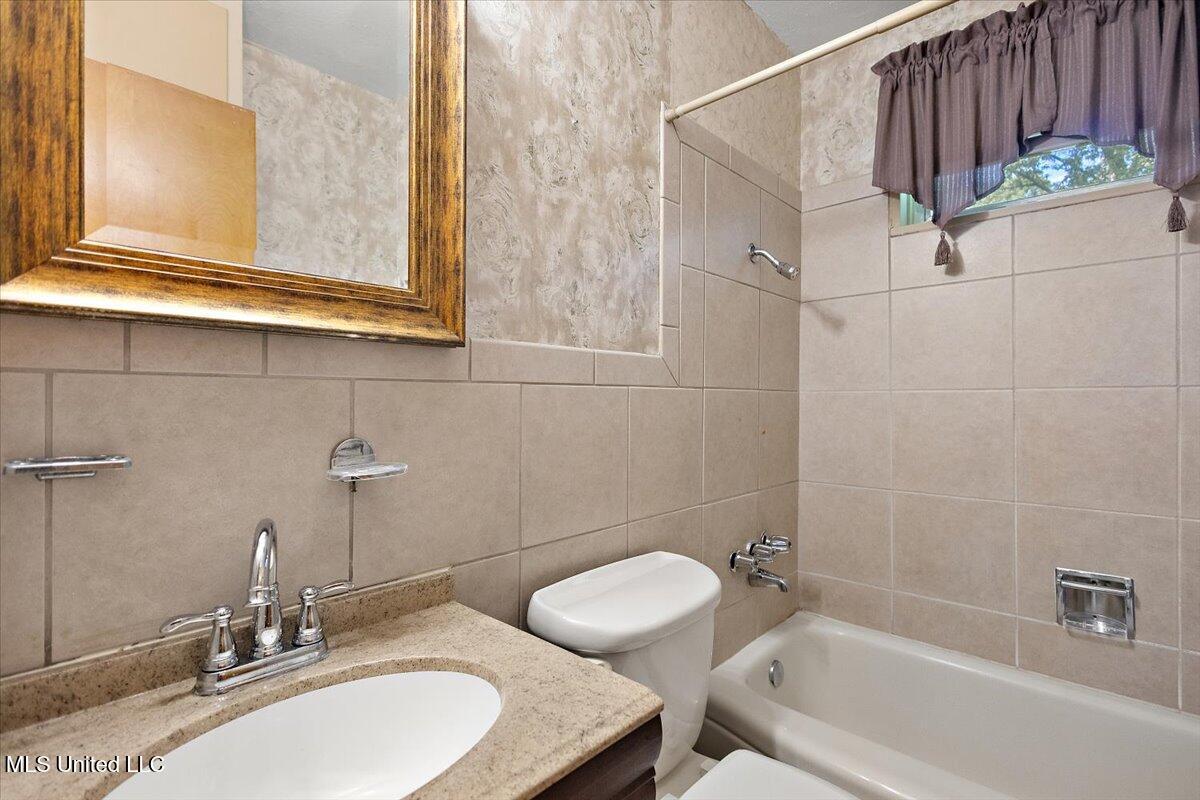 216 Pine Ridge Road Property Photo 16