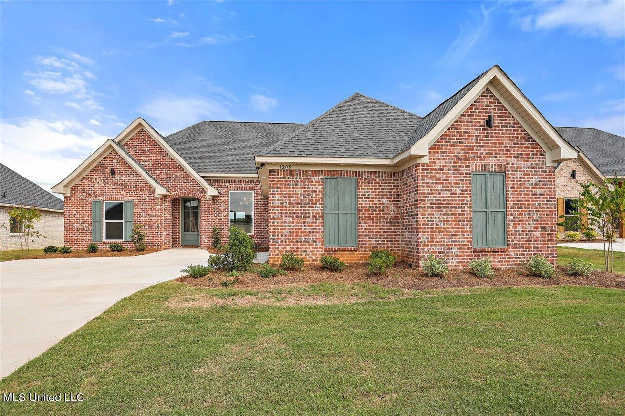 1205 Old Court Crossing Property Photo 1