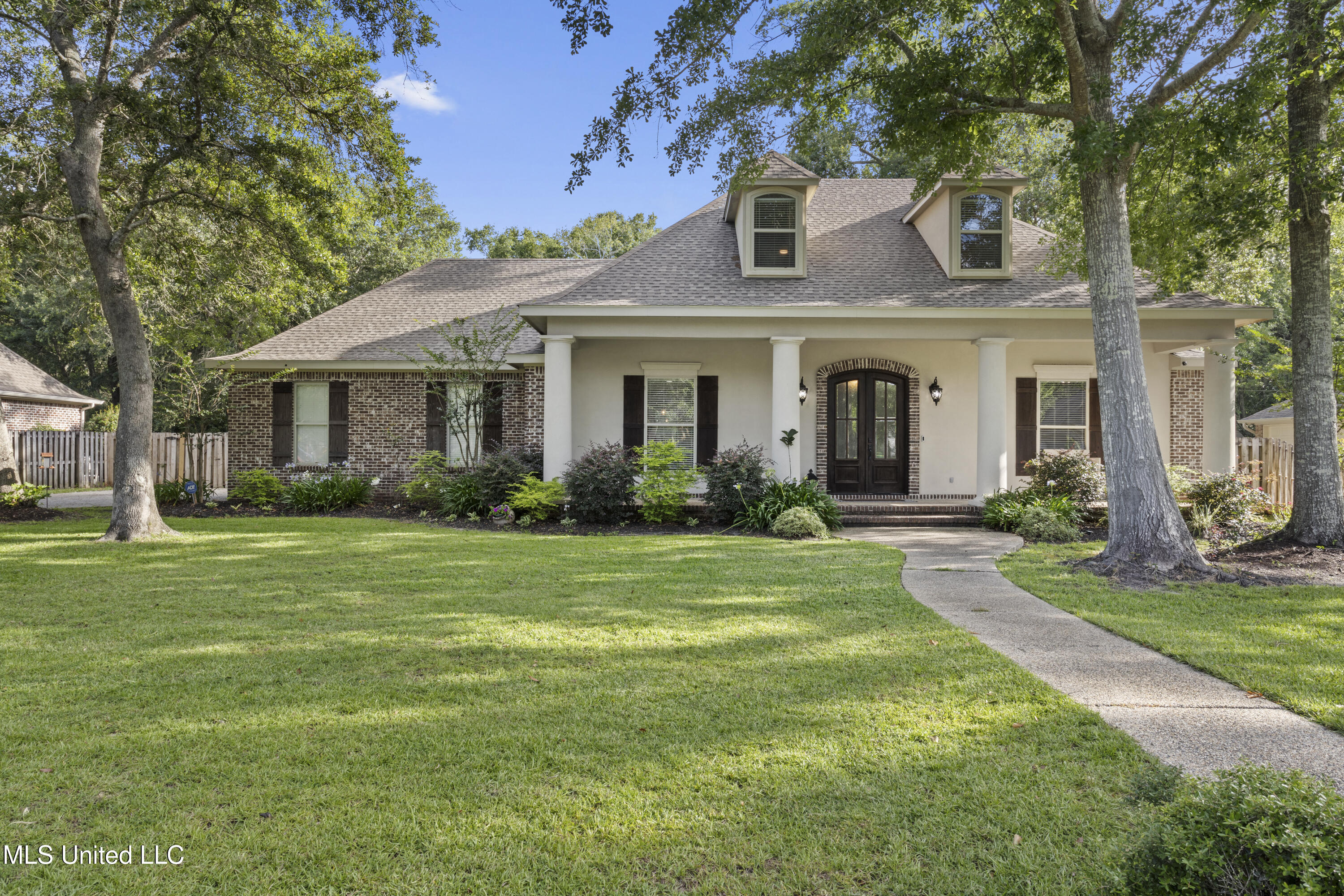 3208 Oakleigh Circle Property Photo
