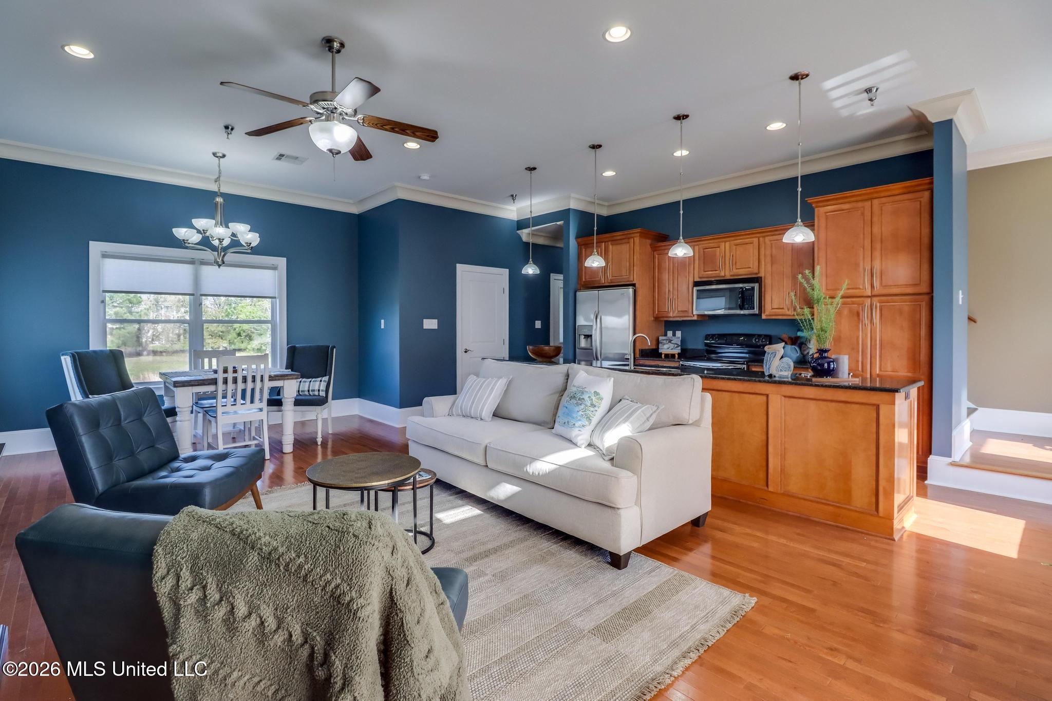723 Beach Boulevard Property Photo 6