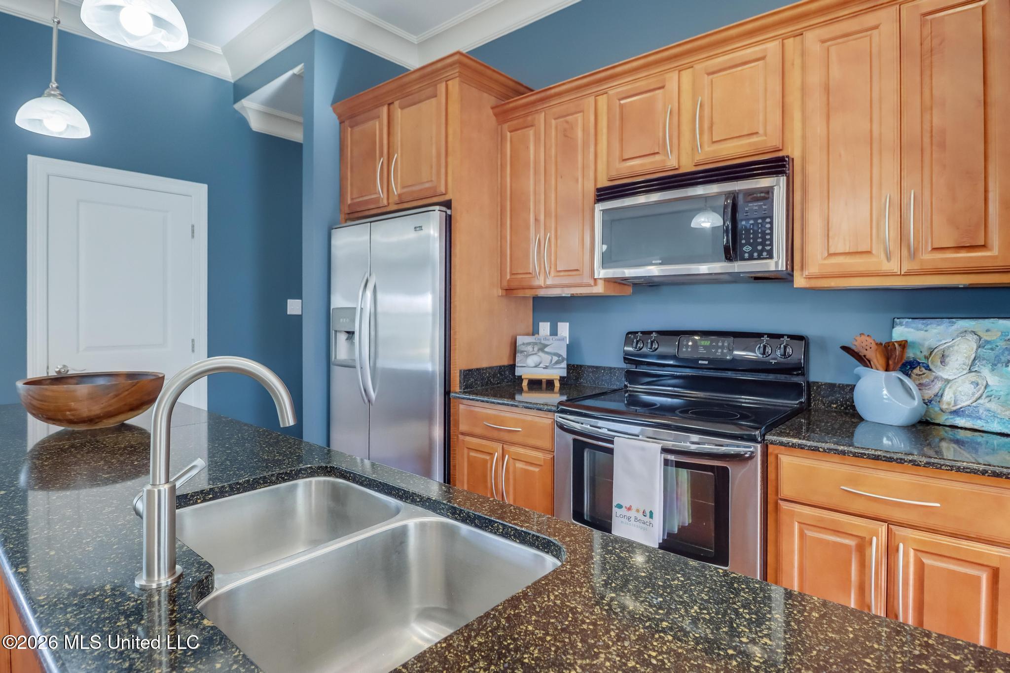 723 Beach Boulevard Property Photo 8