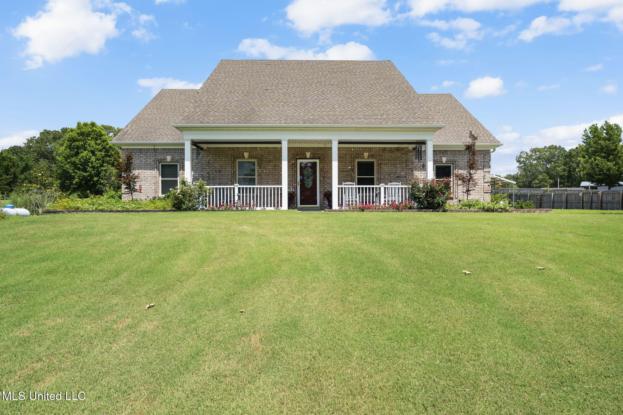 384 Moore Crossing Property Photo 1