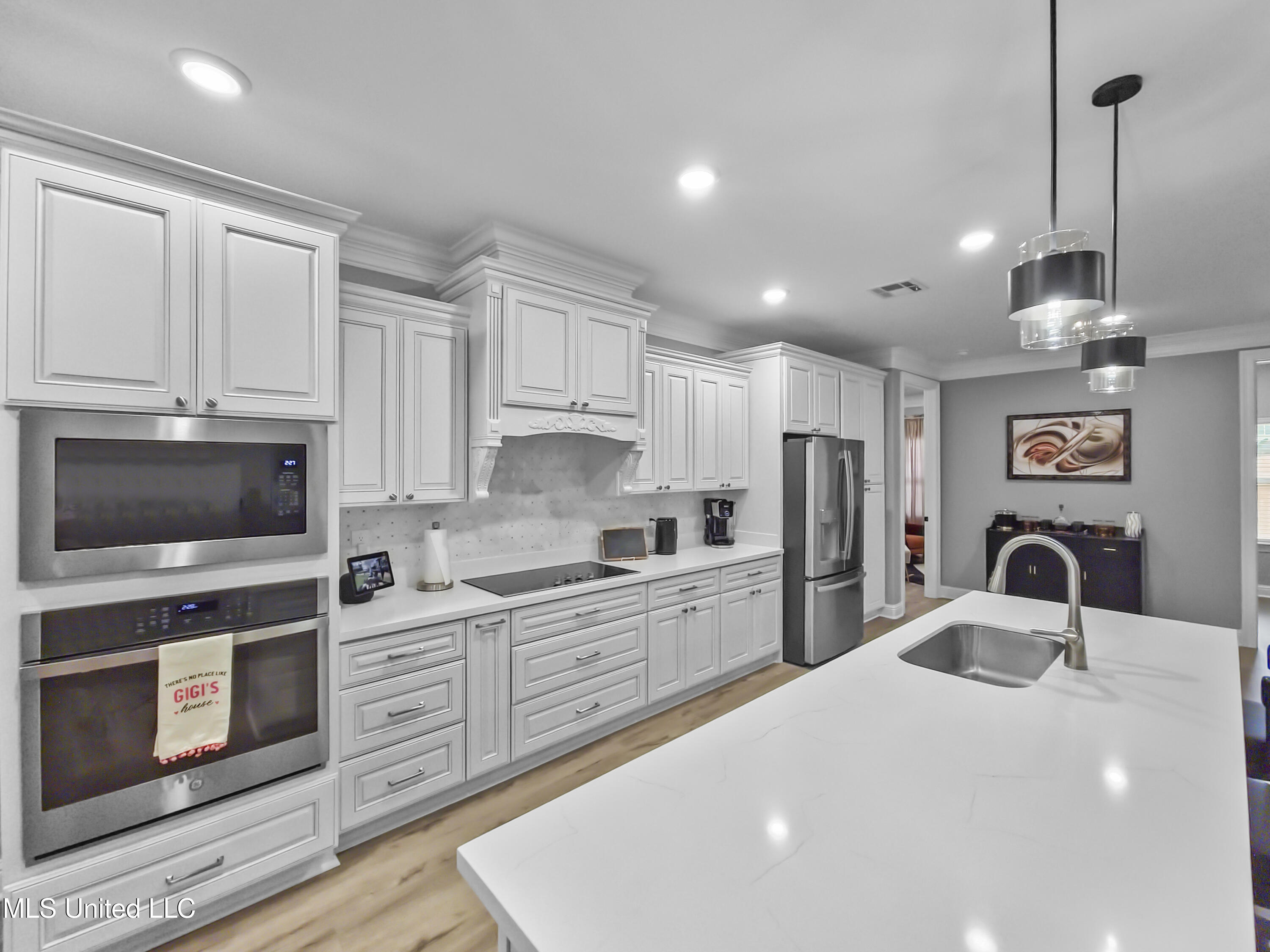 13589 Deer Field Drive Property Photo 4
