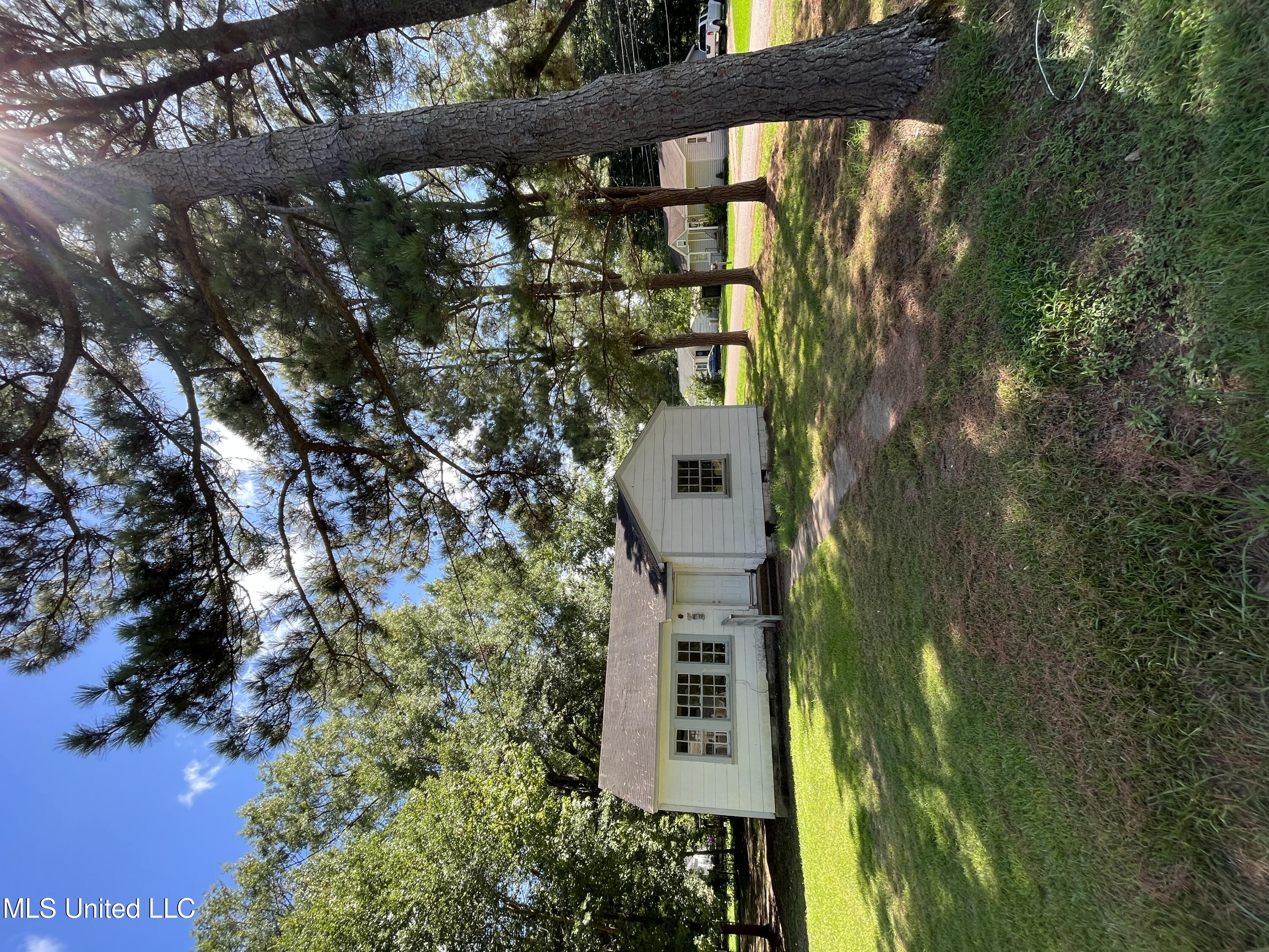 200 King Street Property Photo 1