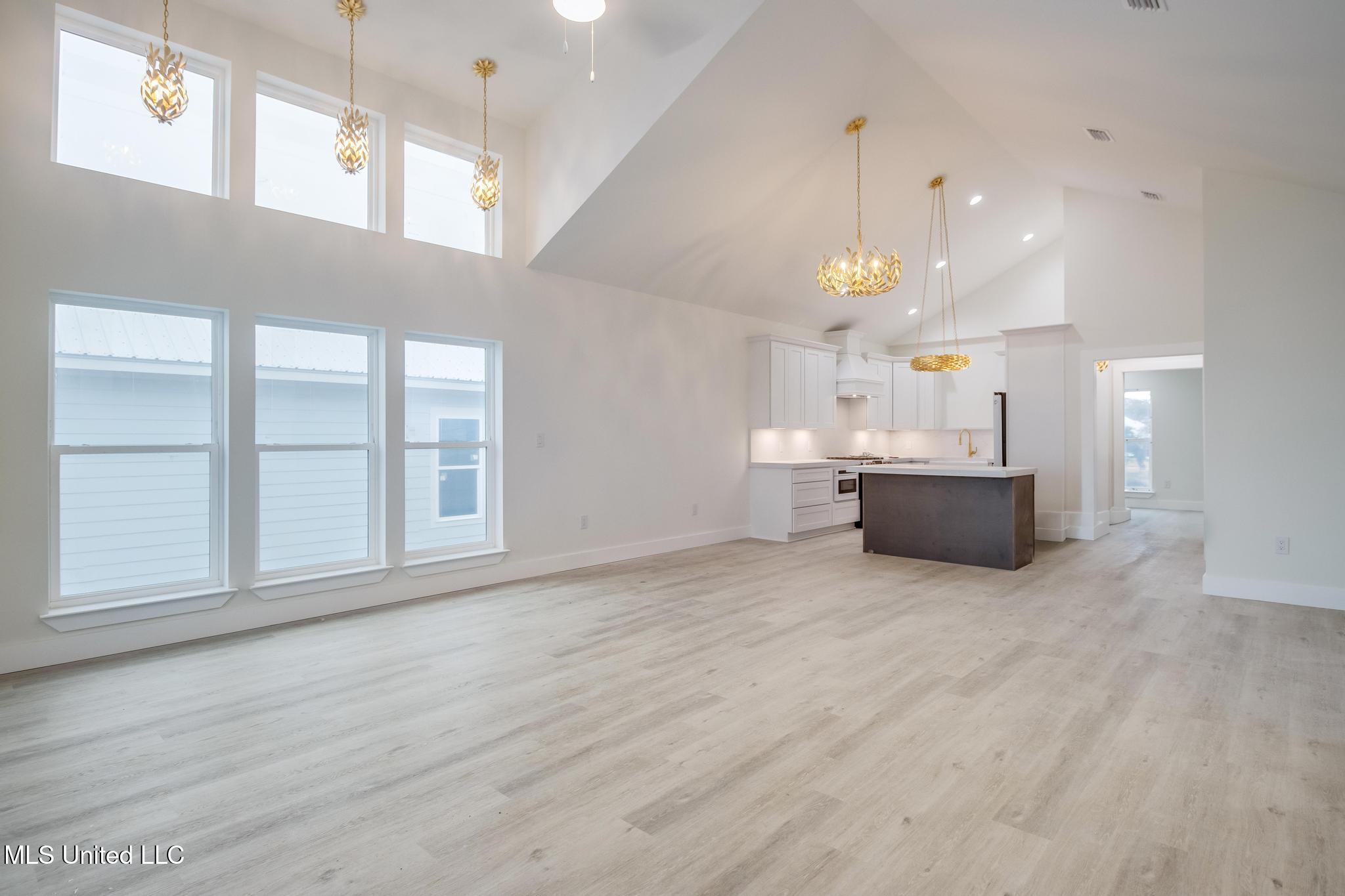 128 W Beach Boulevard Property Photo 2