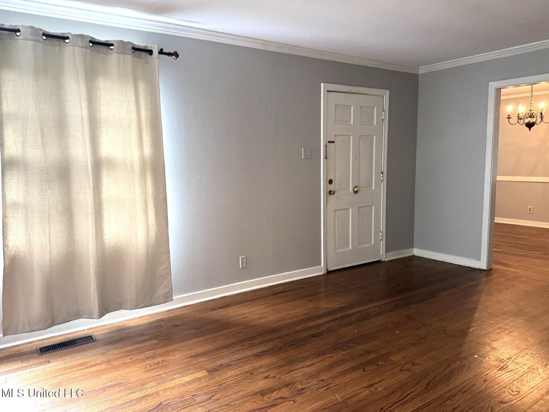 552 Ratcliff Place Property Photo 2