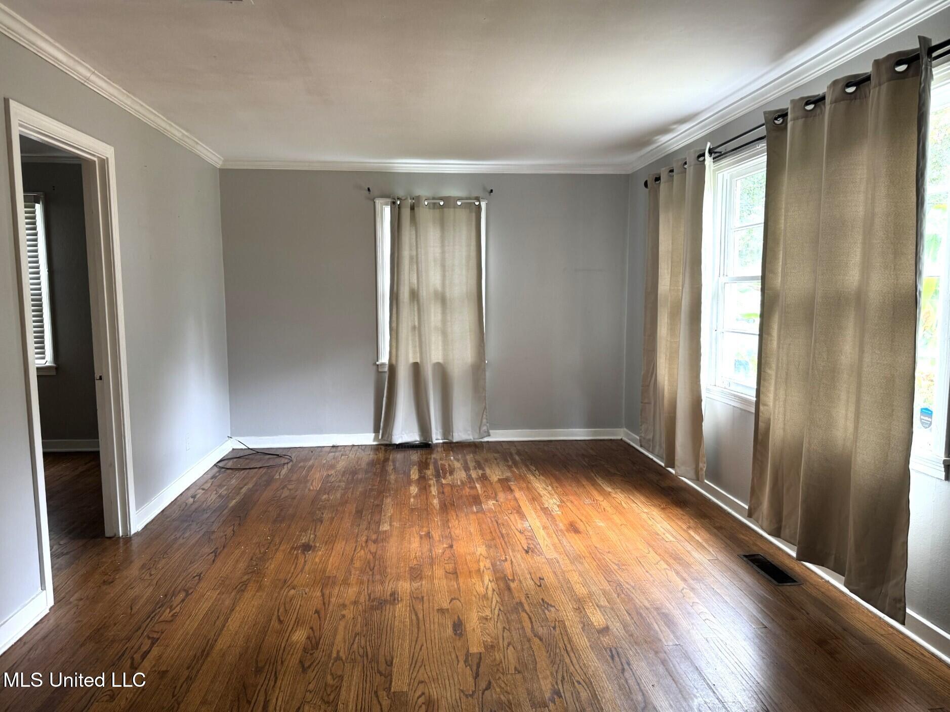 552 Ratcliff Place Property Photo 3