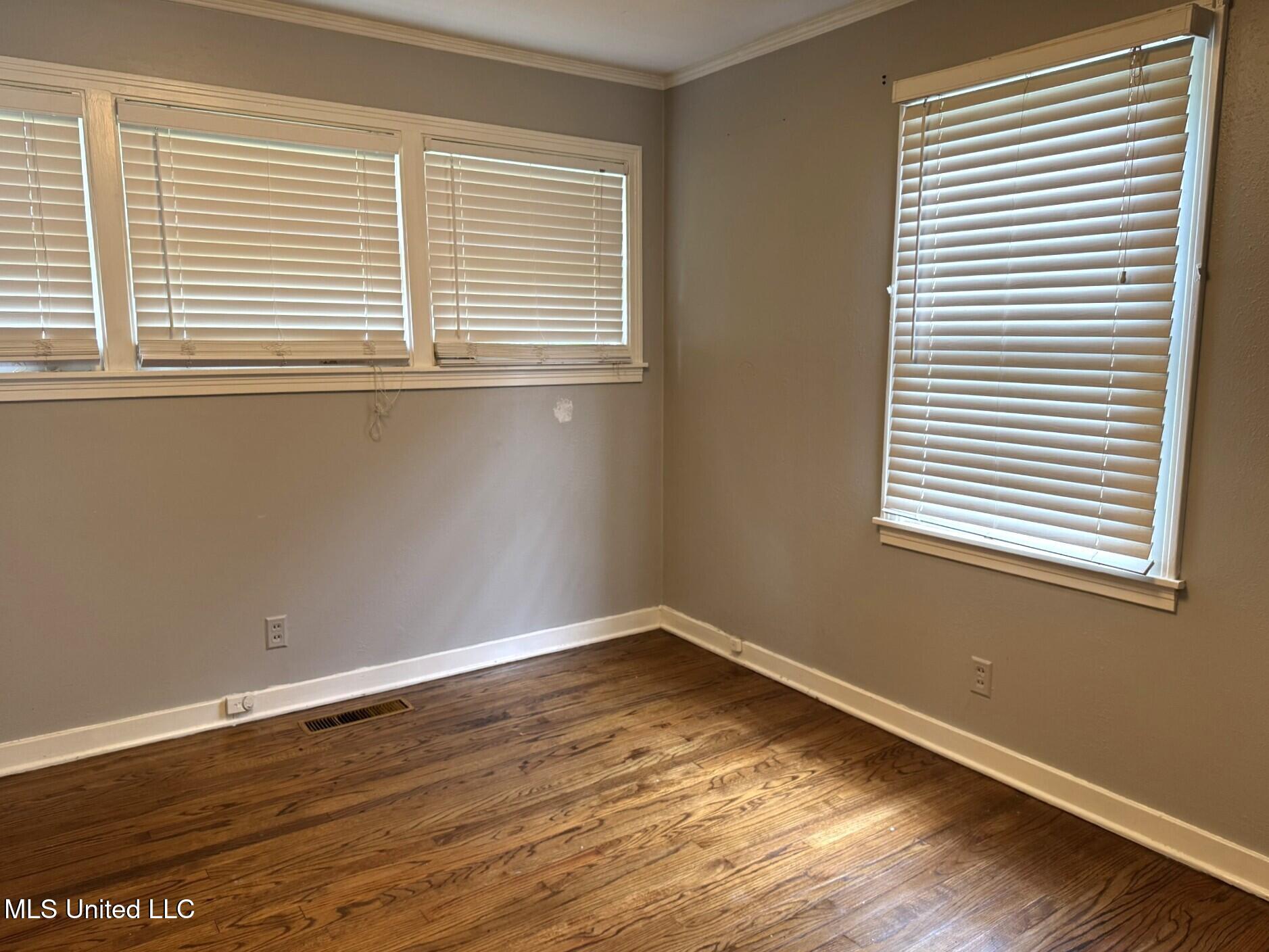 552 Ratcliff Place Property Photo 9