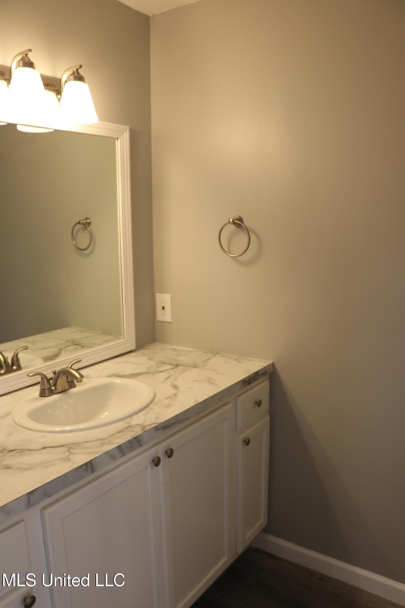 554-556 Loposser Avenue Property Photo 35