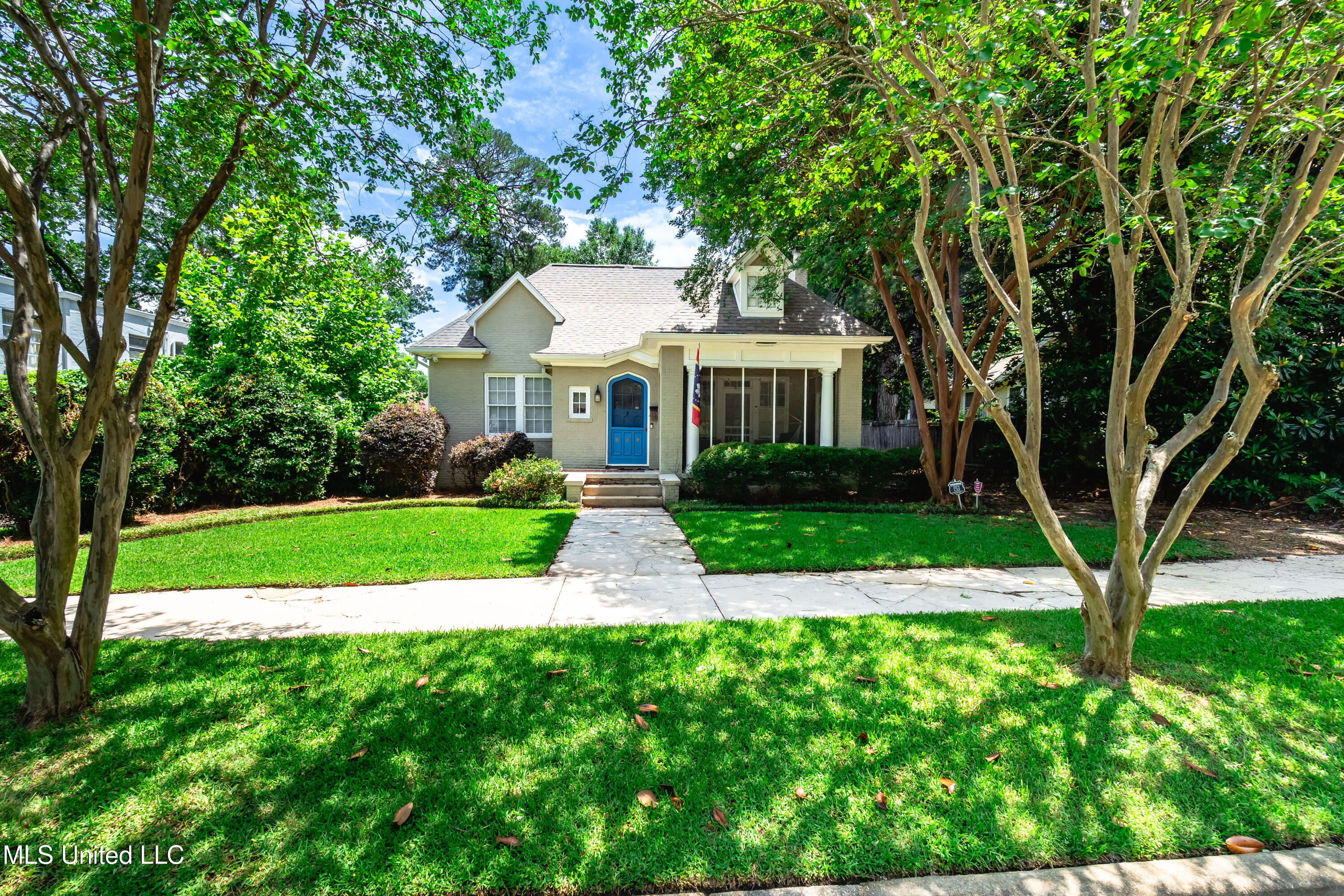 829 Belhaven Street Property Photo 1