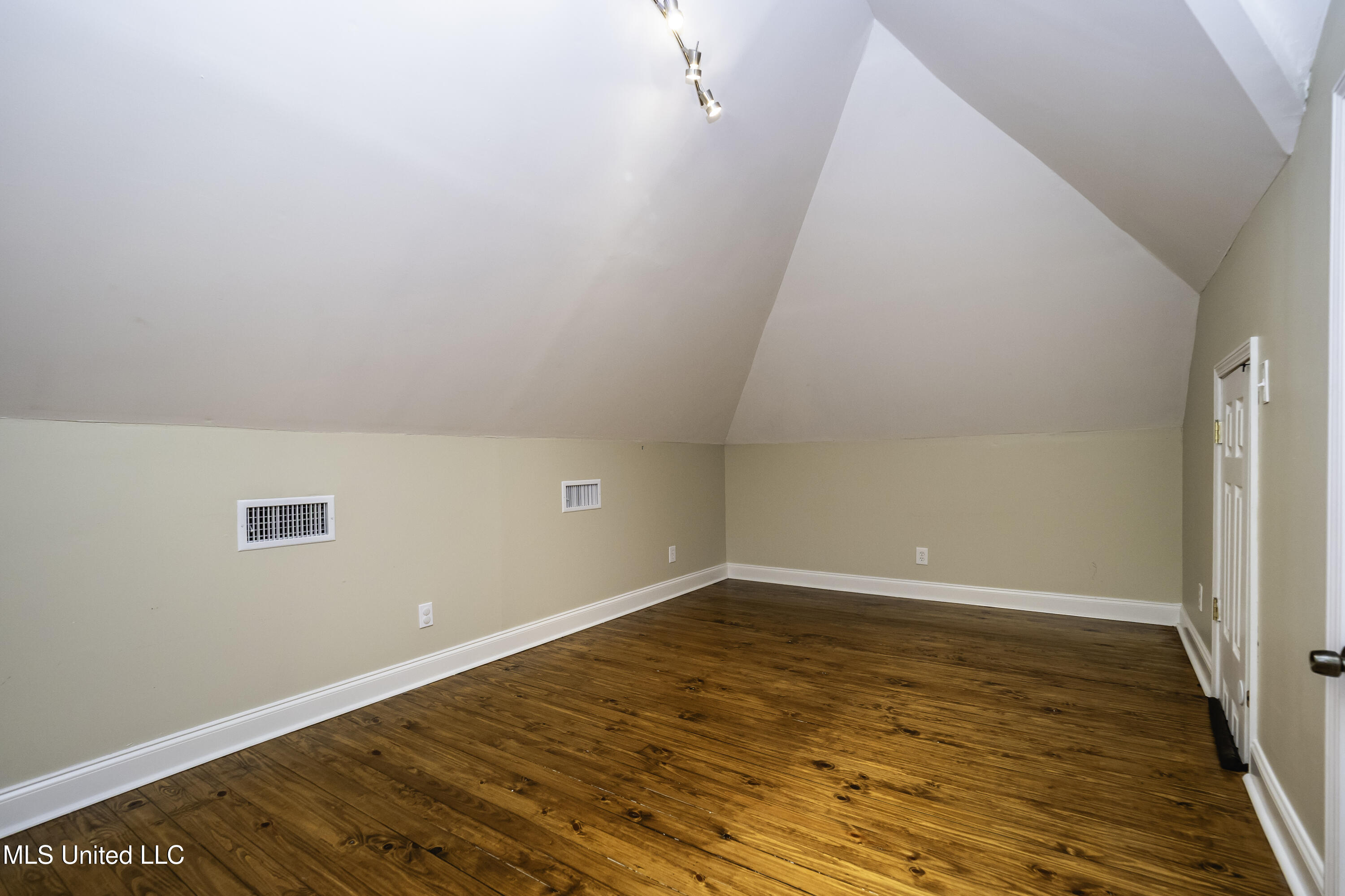829 Belhaven Street Property Photo 36