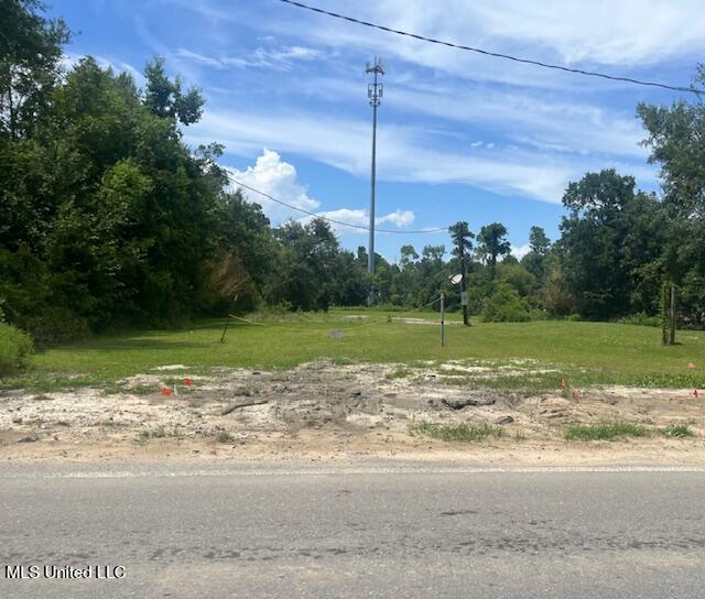 605 E North Street Property Photo 1