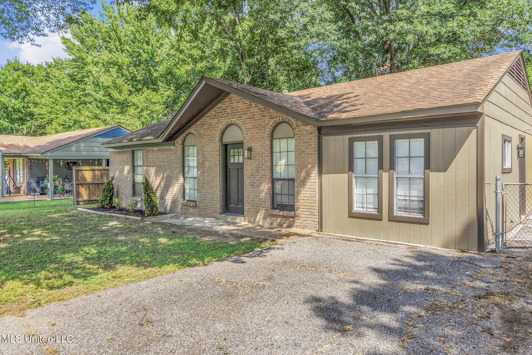 2919 Normandy Drive Property Photo 1