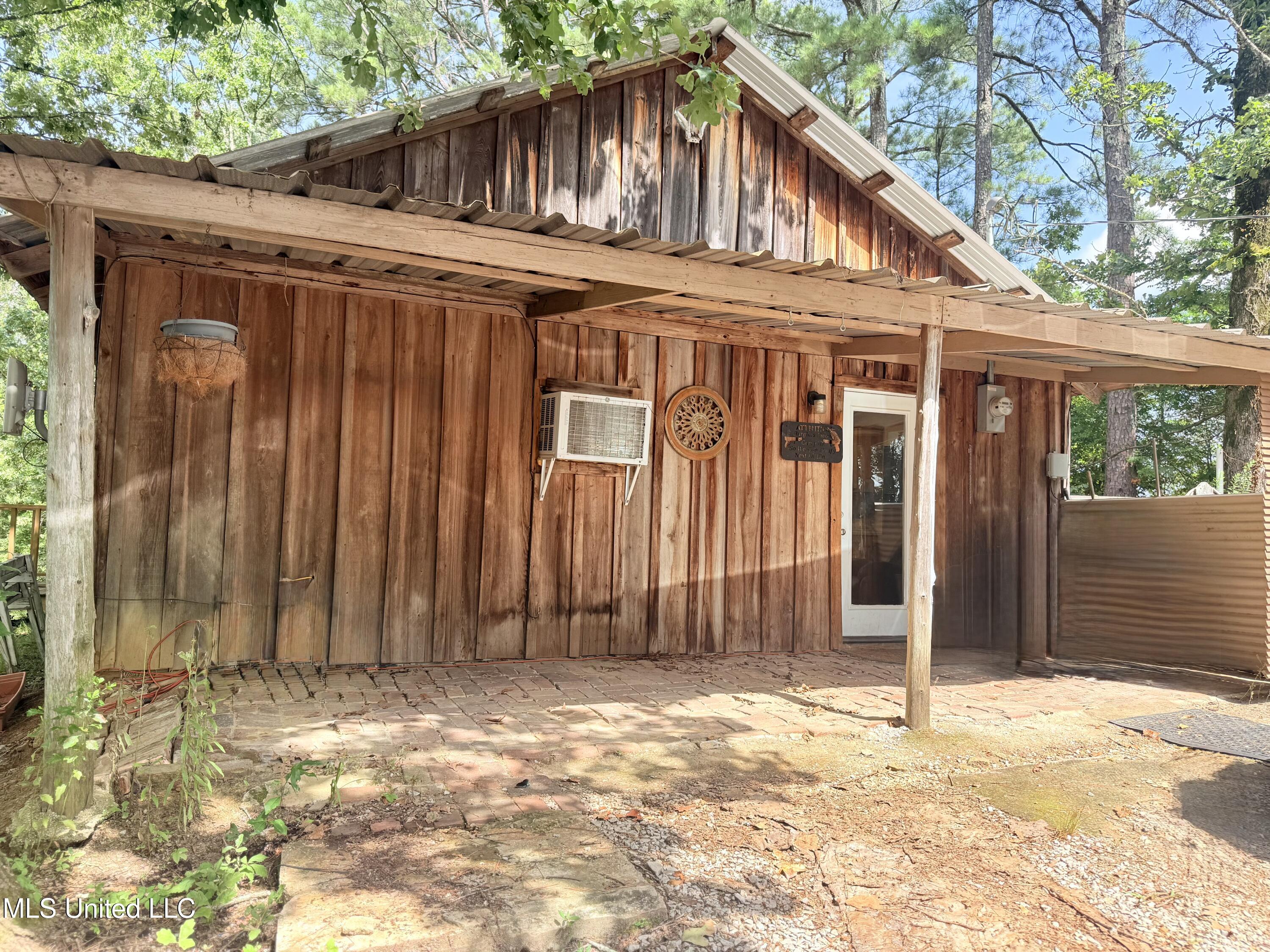 850 County Road 200 Property Photo 1