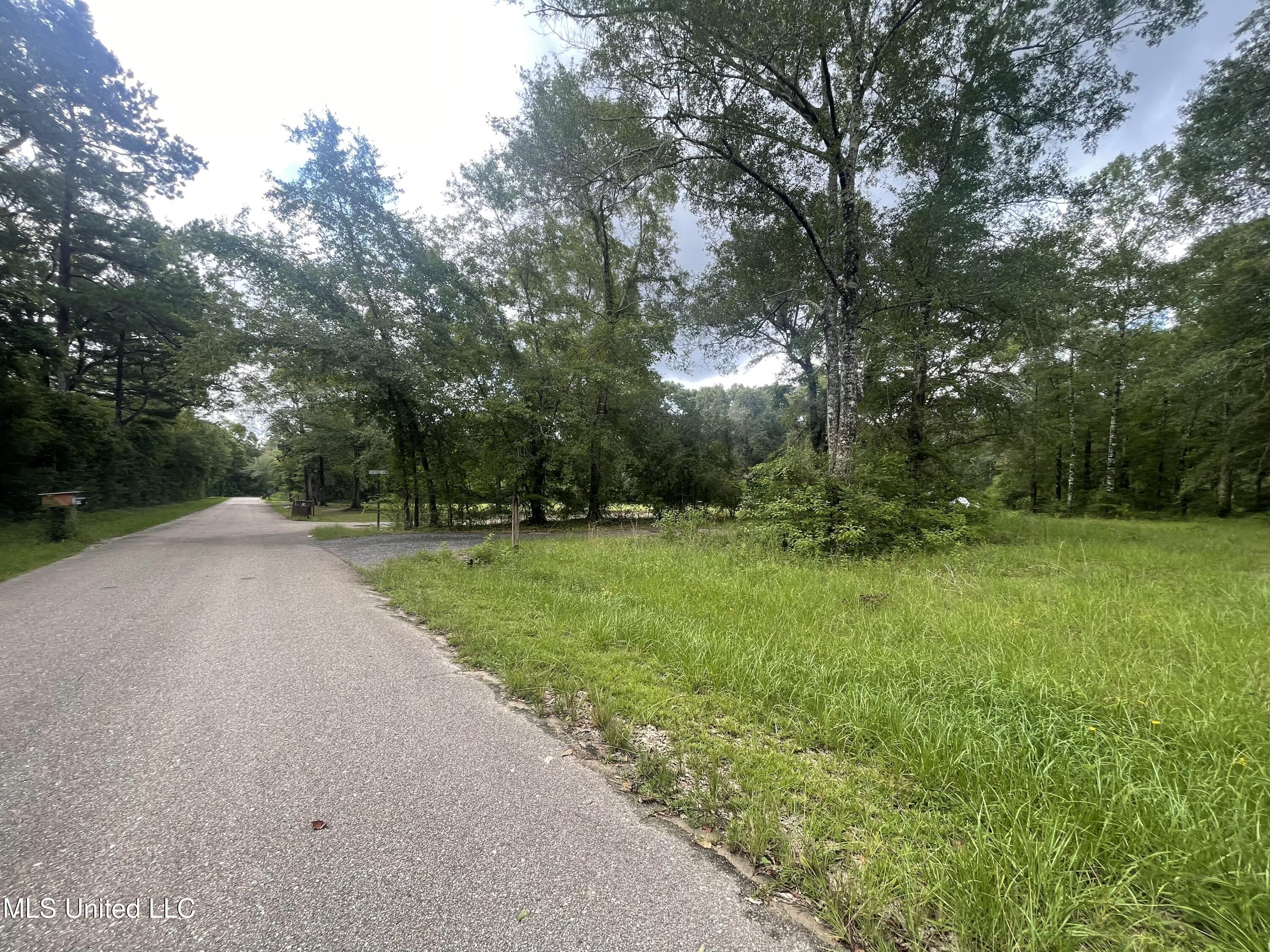 Plantation Road Property Photo 3