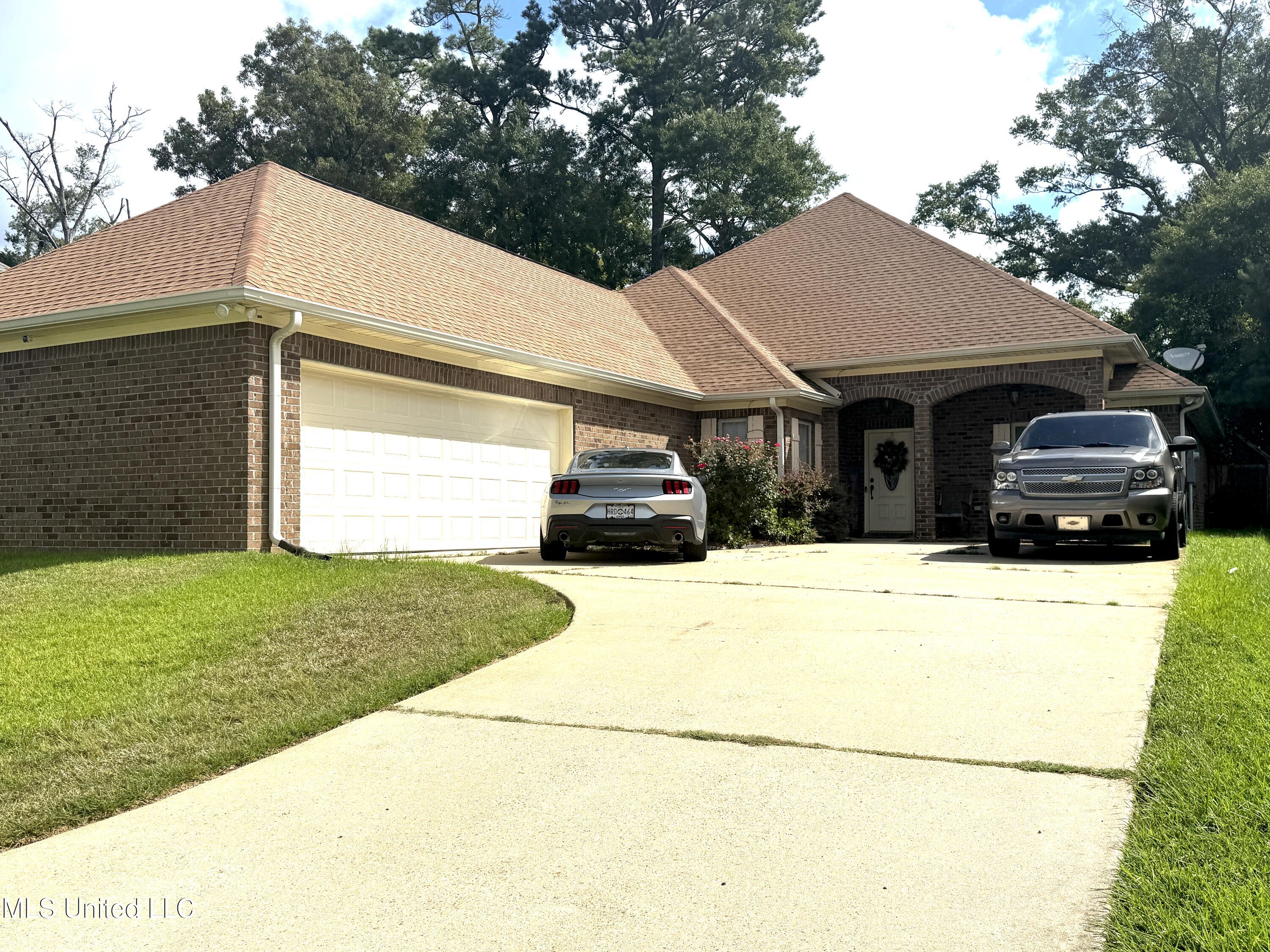 117 Ashley Park Drive Property Photo 1