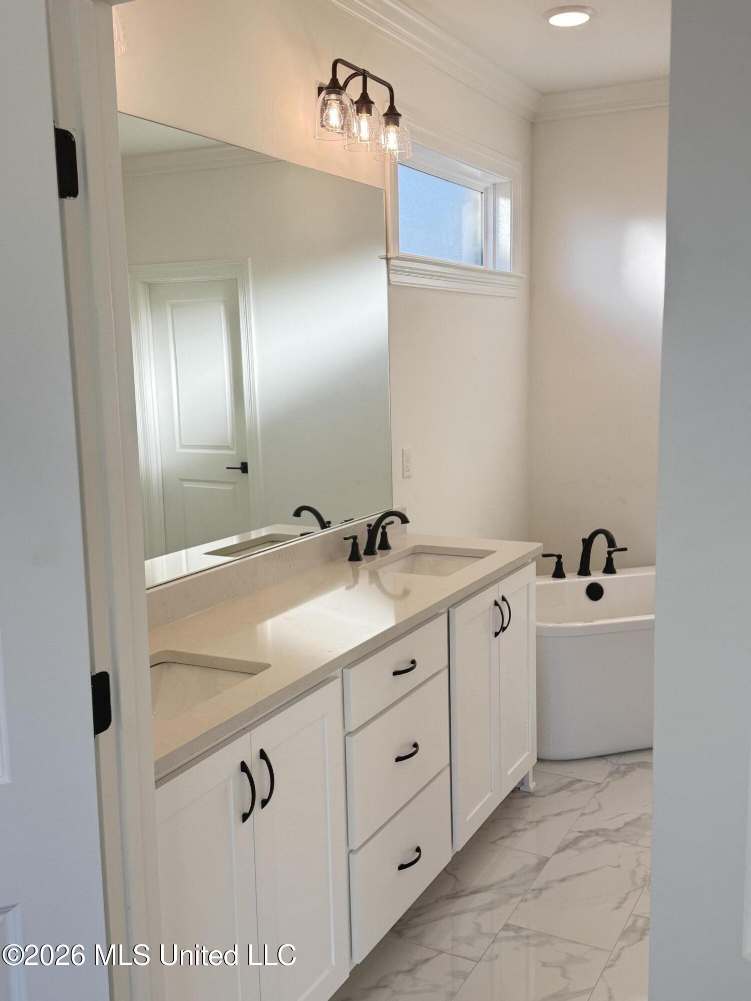 2255 Livingston Way Property Photo 10