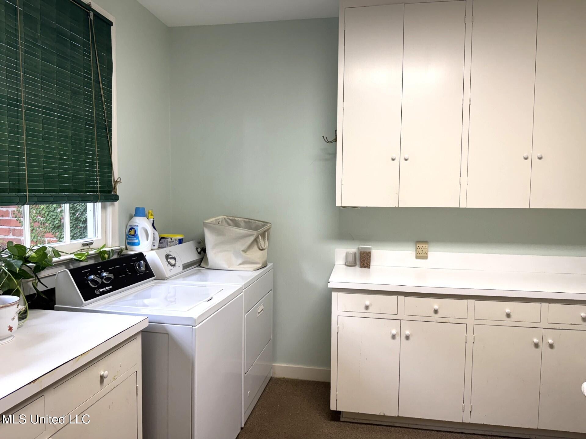 200 Devereaux Drive Property Photo 20