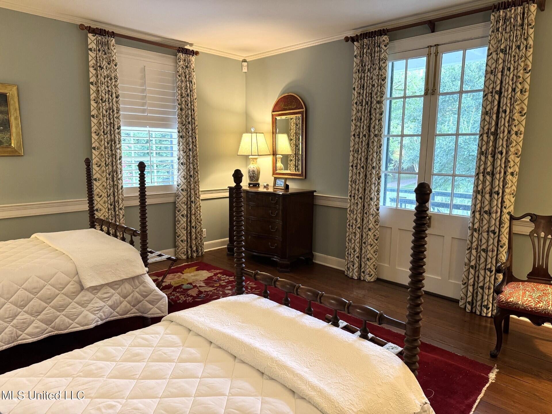 200 Devereaux Drive Property Photo 45
