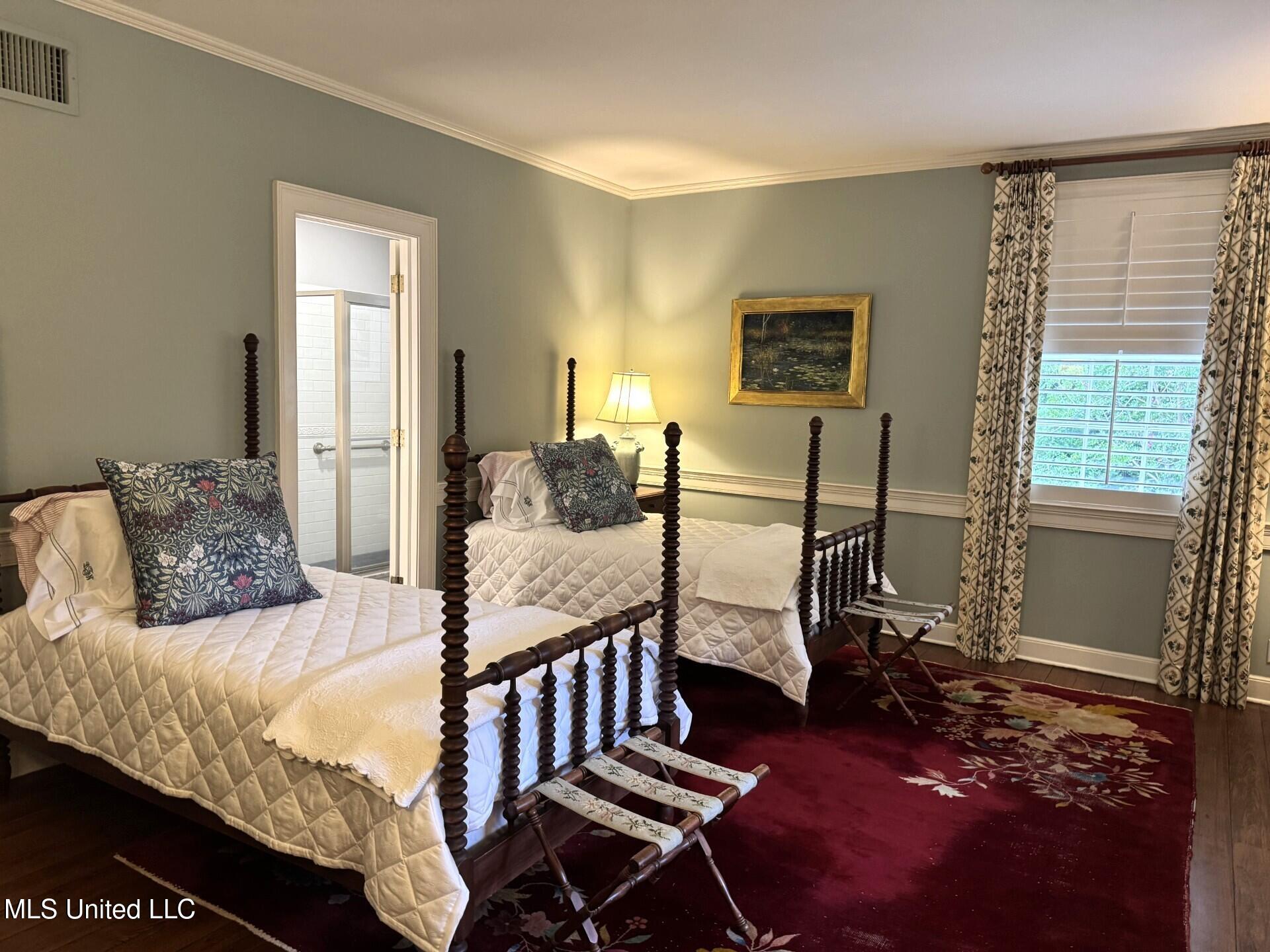 200 Devereaux Drive Property Photo 46
