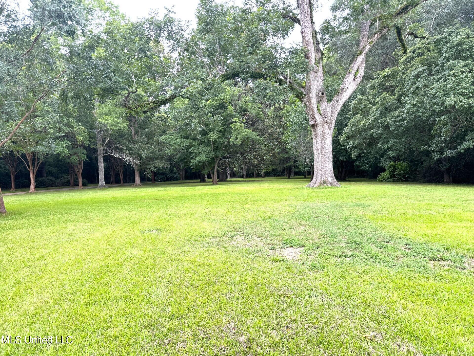 200 Devereaux Drive Property Photo 67