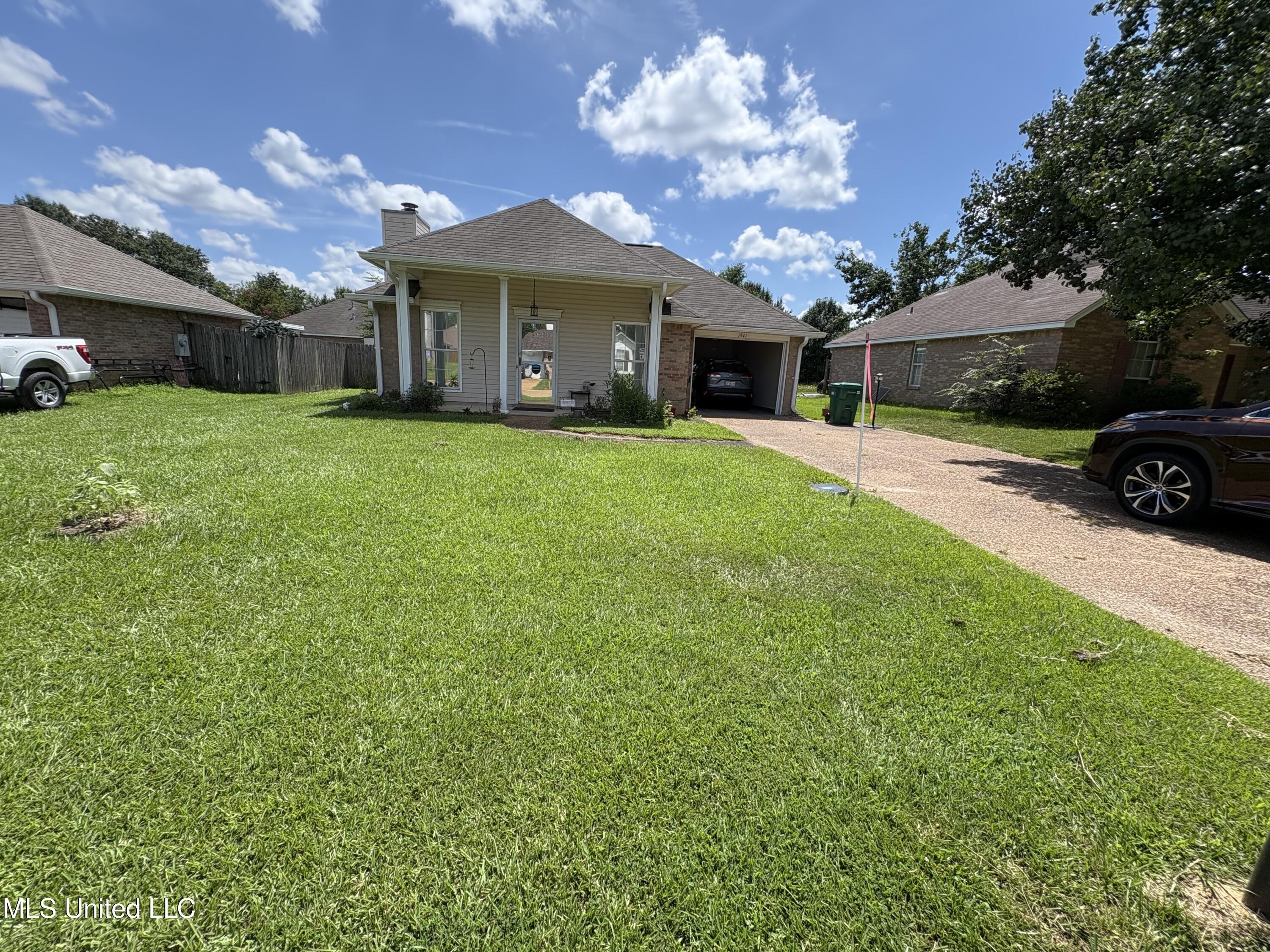 1941 Christine Drive Property Photo 2