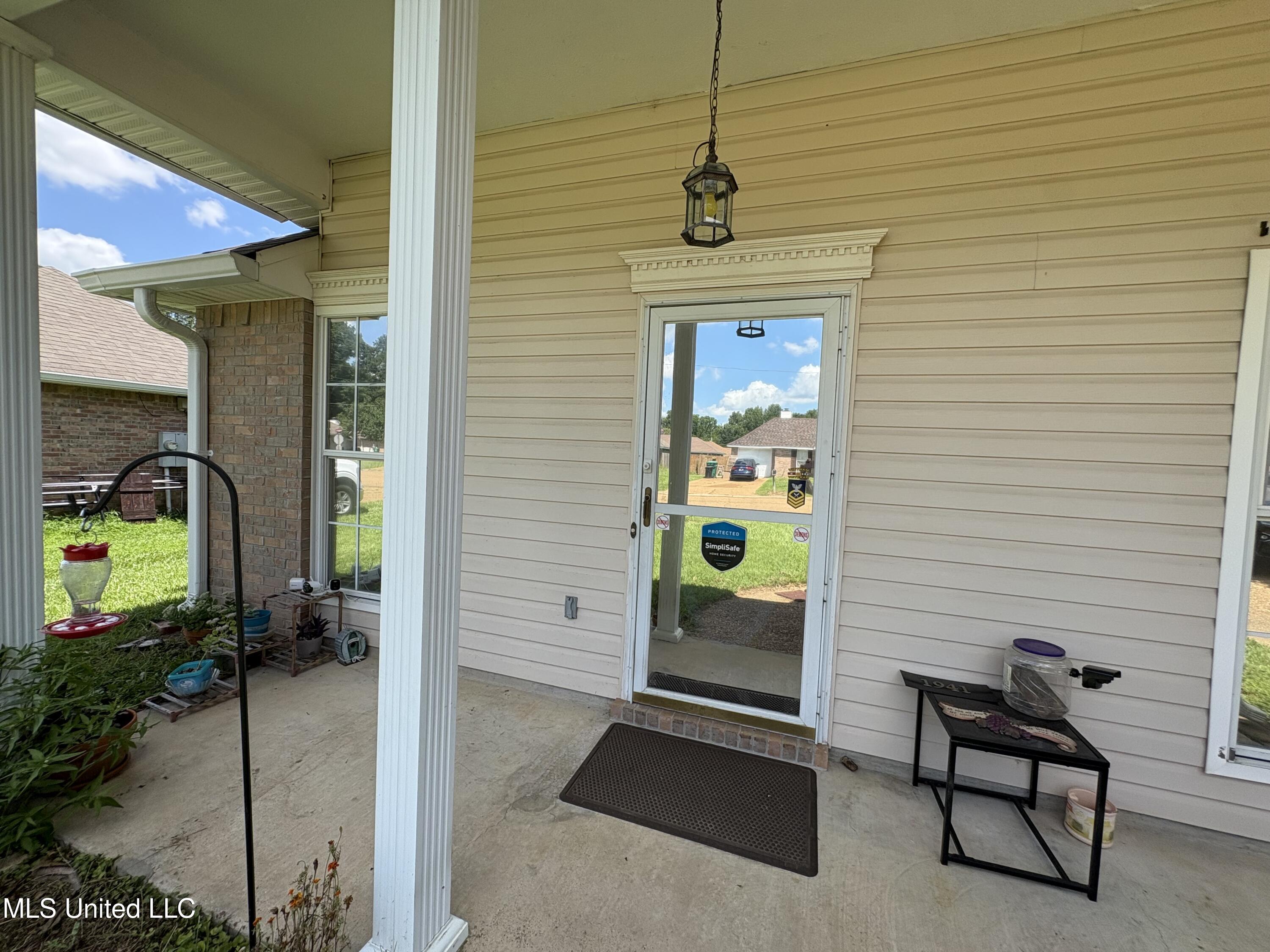1941 Christine Drive Property Photo 3