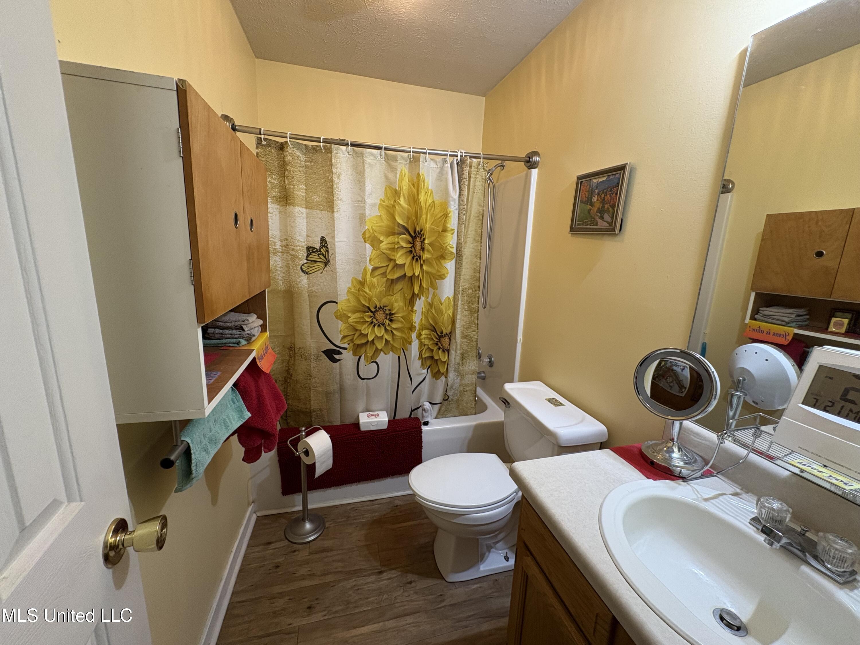 1941 Christine Drive Property Photo 13