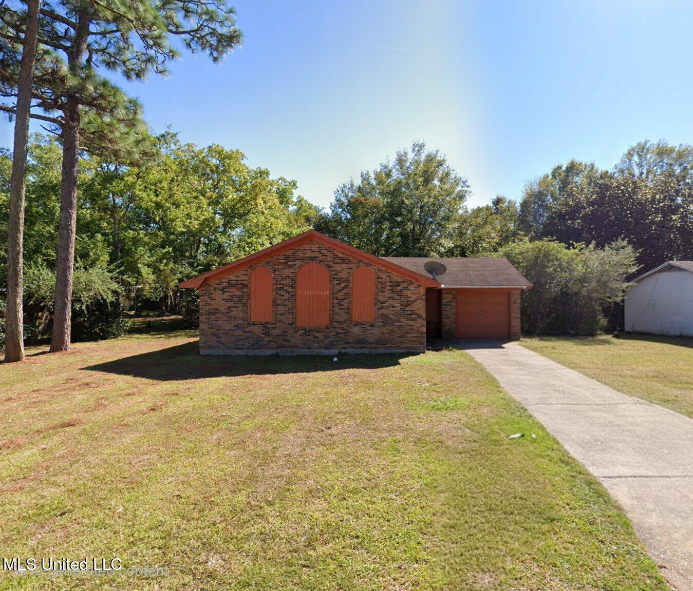 1925 C W Webb Road Property Photo 1