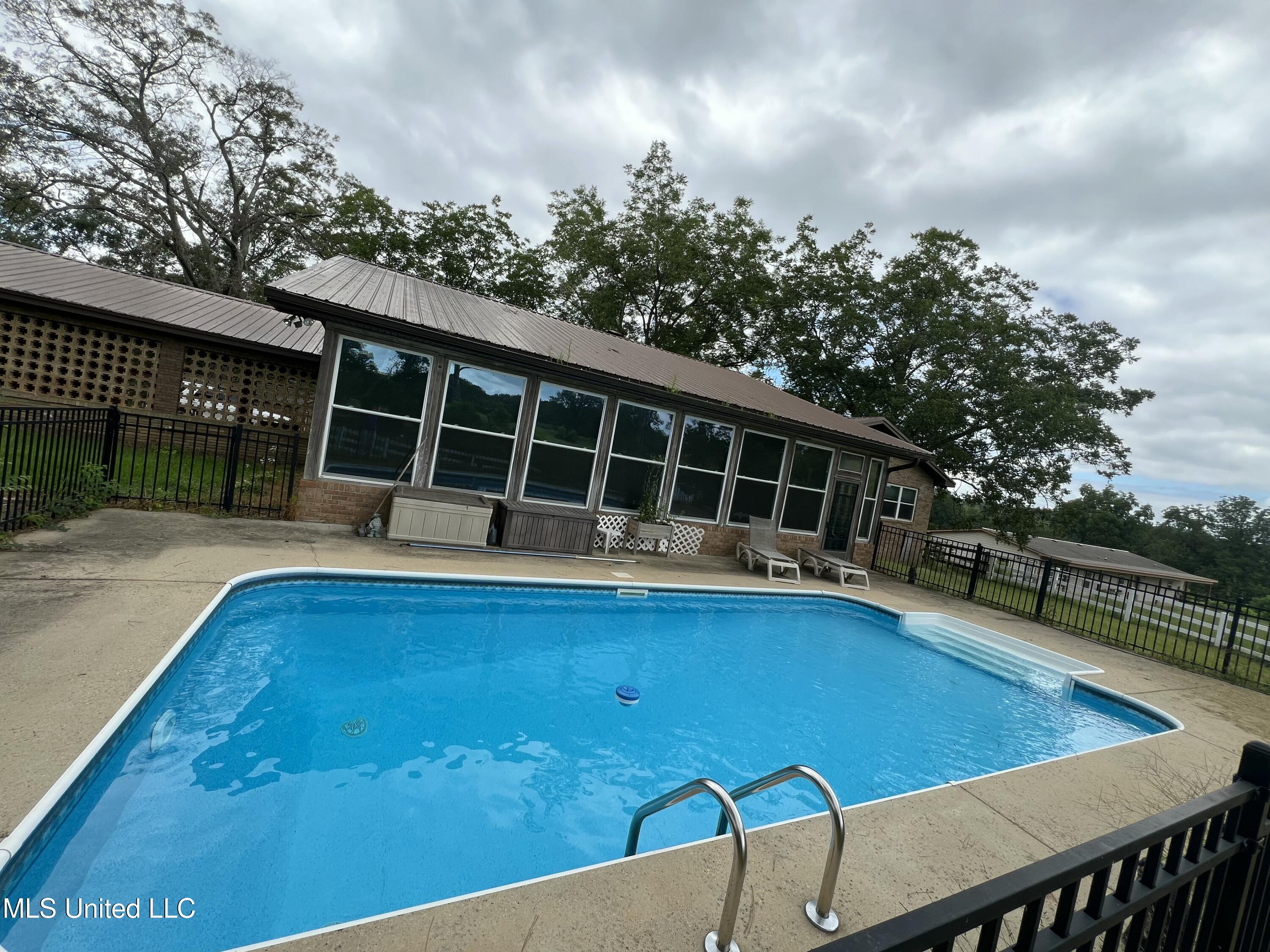 3767 Springridge Road Property Photo 3