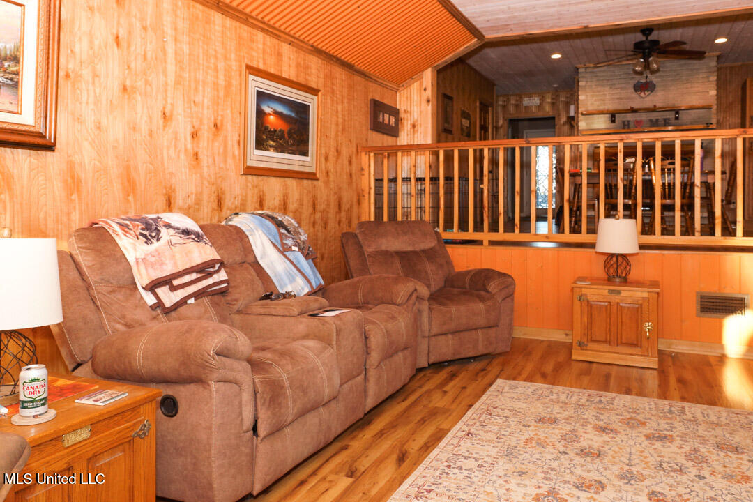 3767 Springridge Road Property Photo 4
