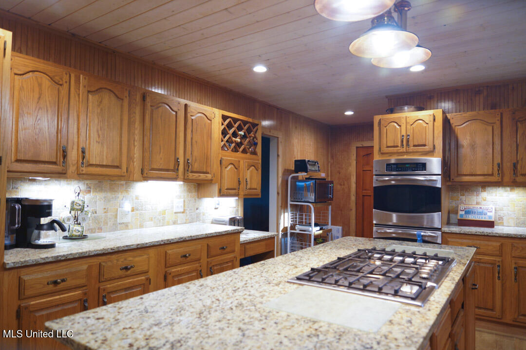 3767 Springridge Road Property Photo 6