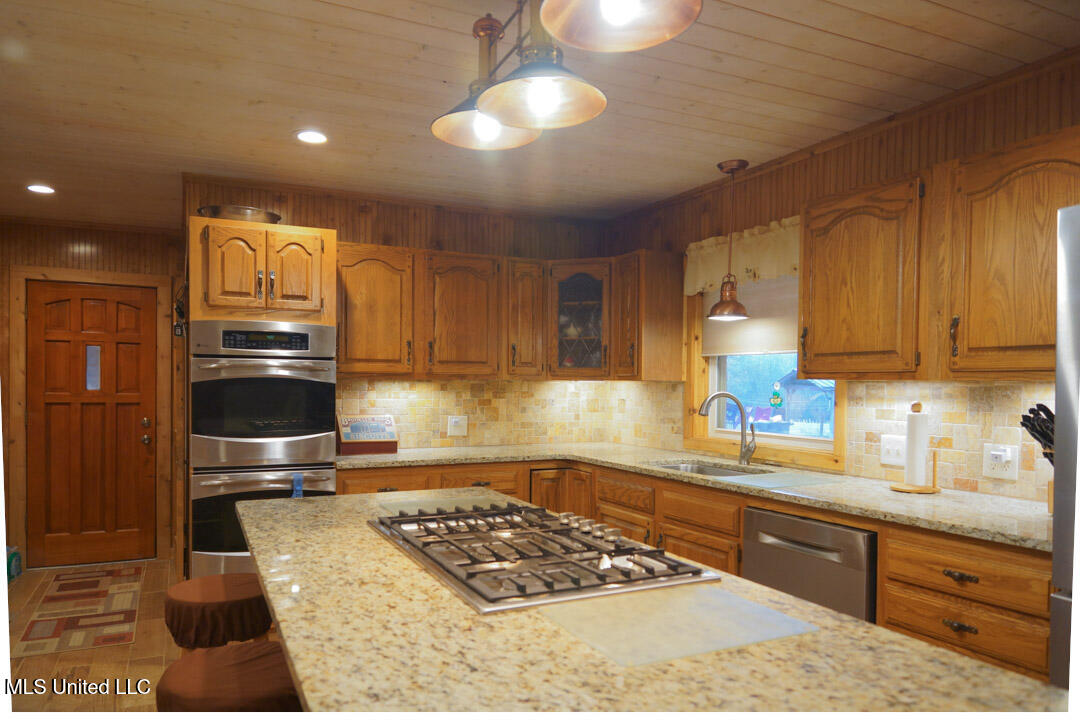 3767 Springridge Road Property Photo 7