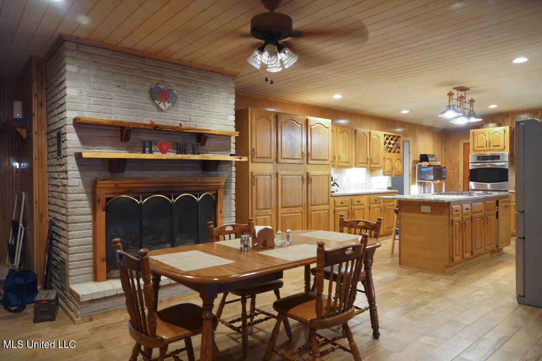 3767 Springridge Road Property Photo 9