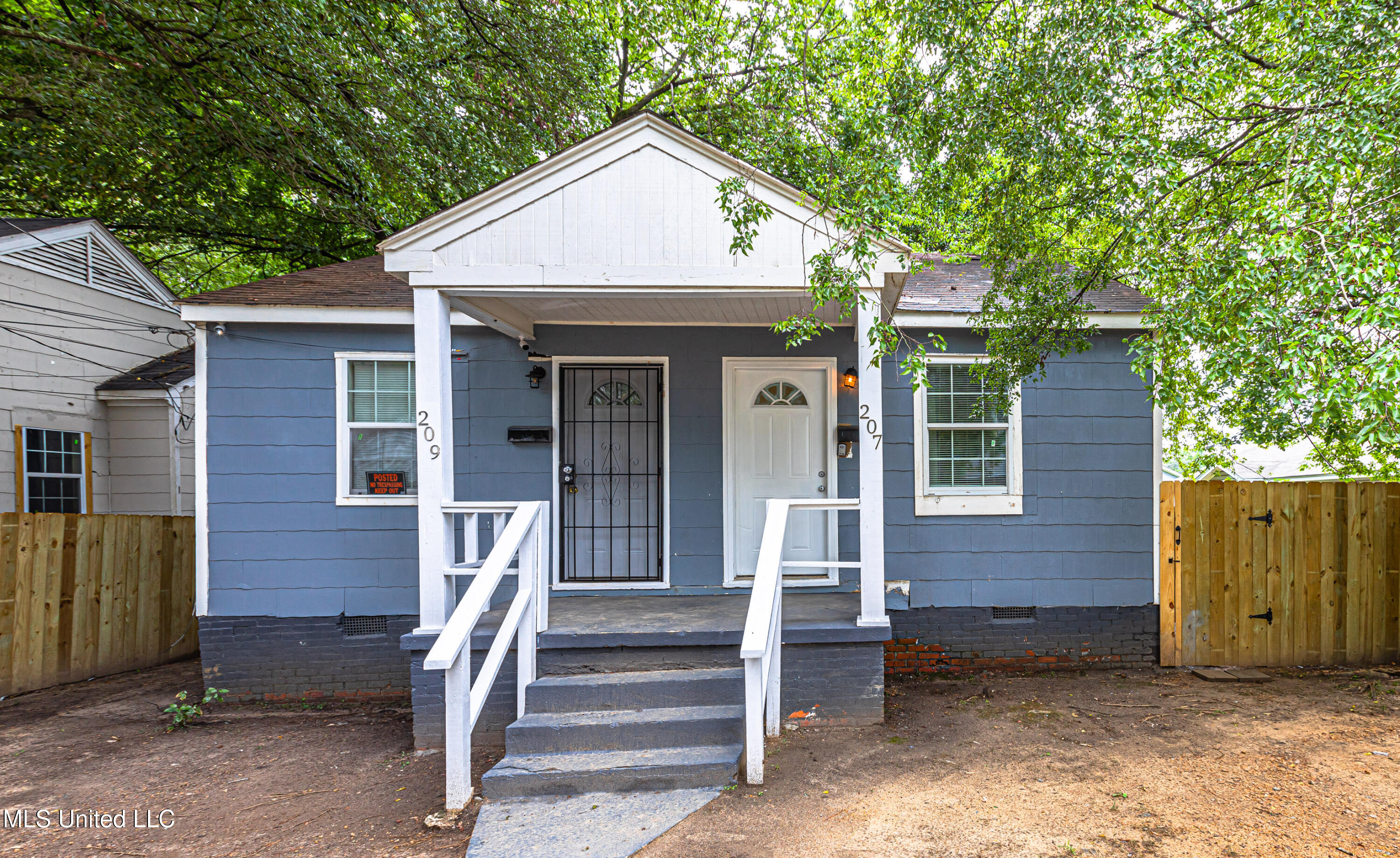 207 Dunbar Street Property Photo 1