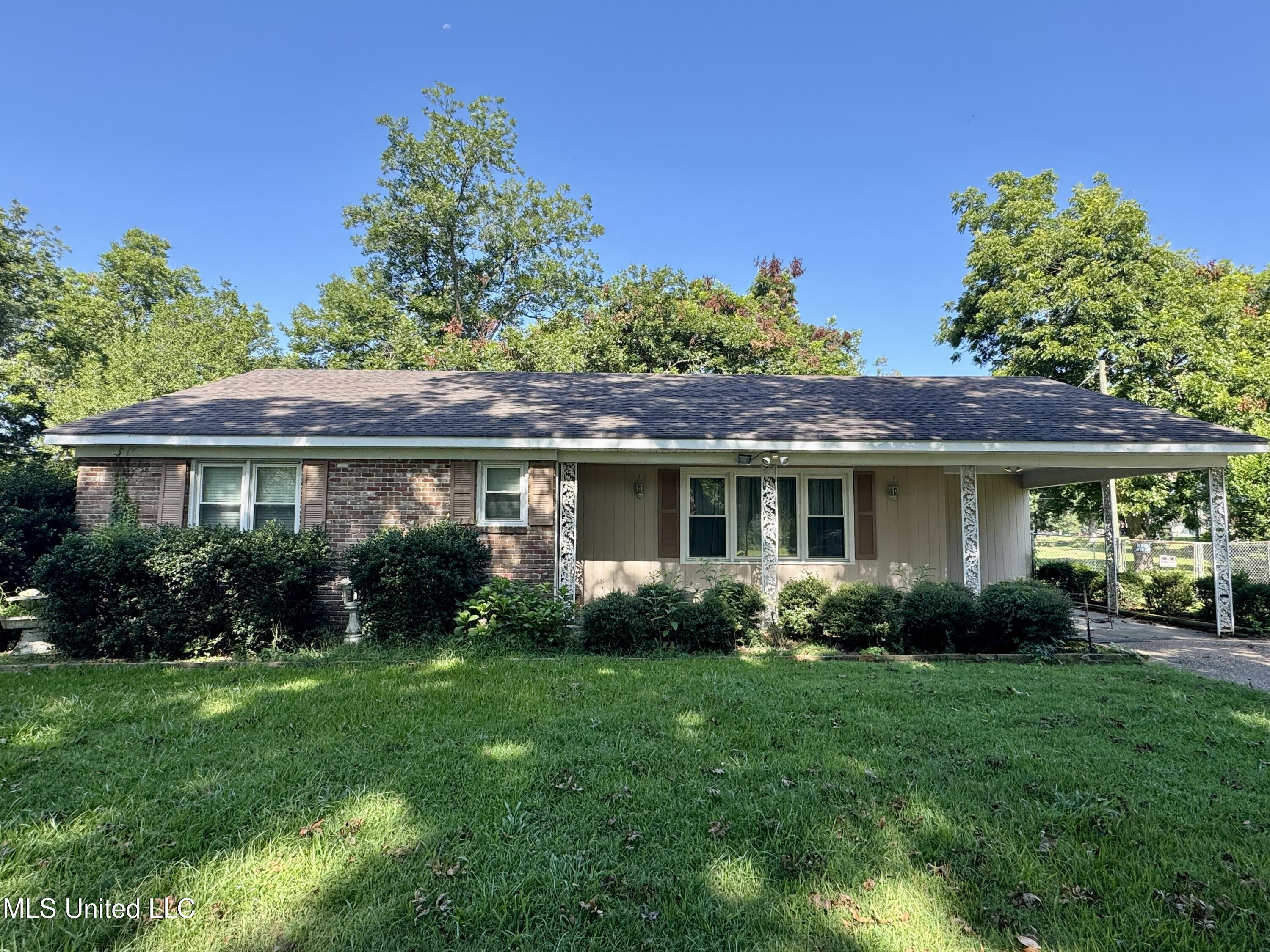 855 Friars Point Road Property Photo 1