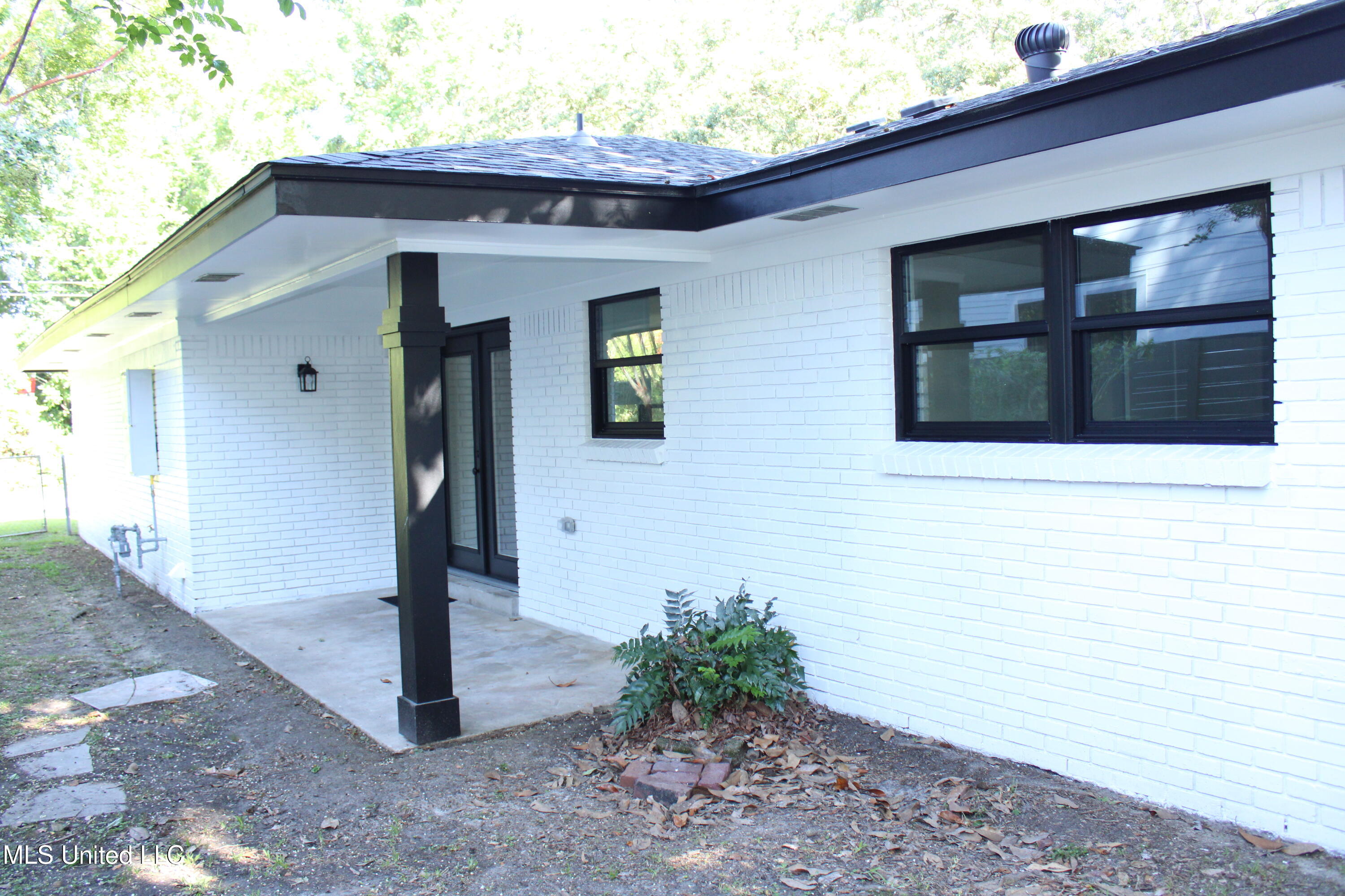 310 Hillandale Avenue Property Photo 21