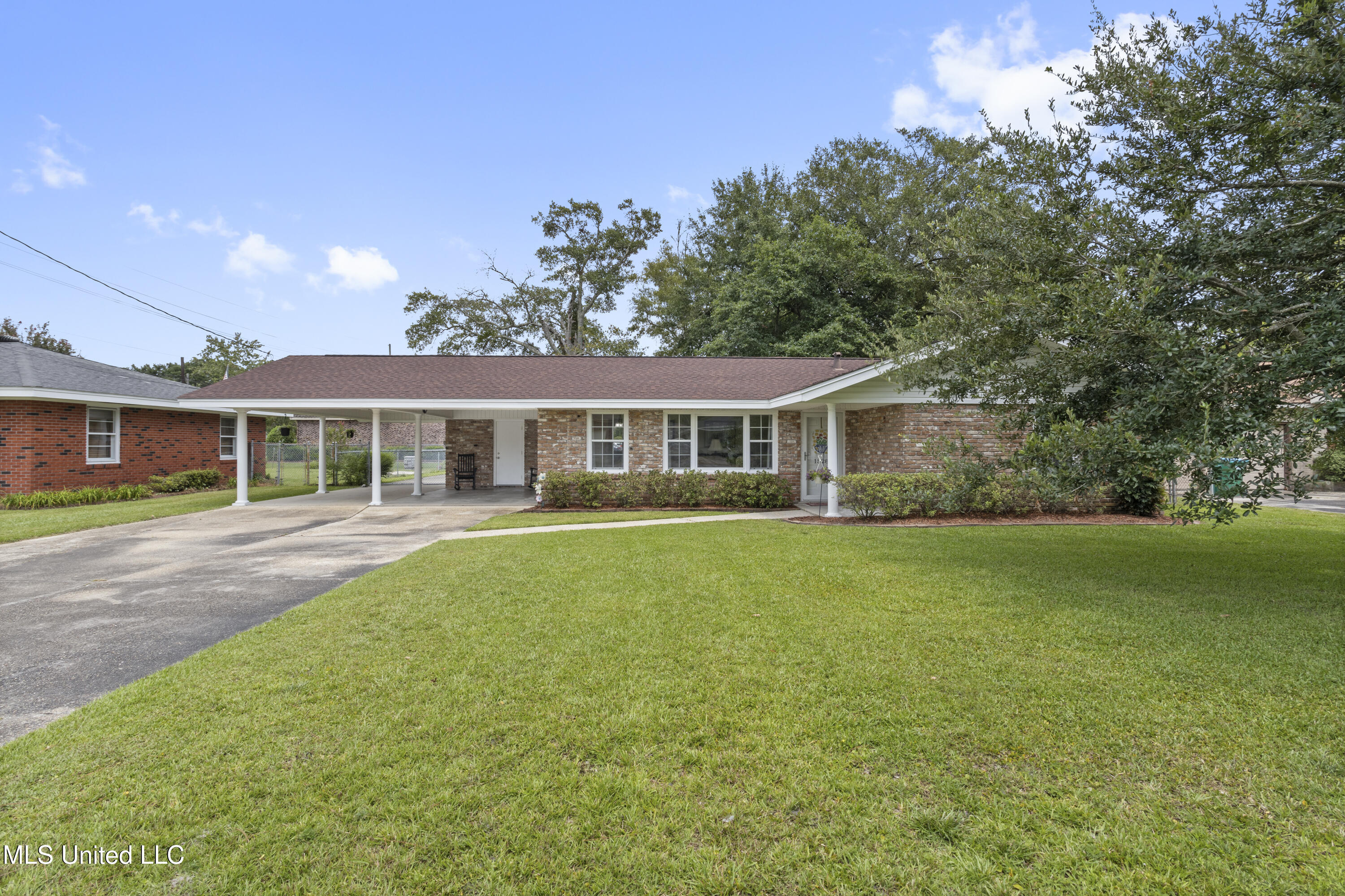 1528 Courthouse Road Property Photo 1