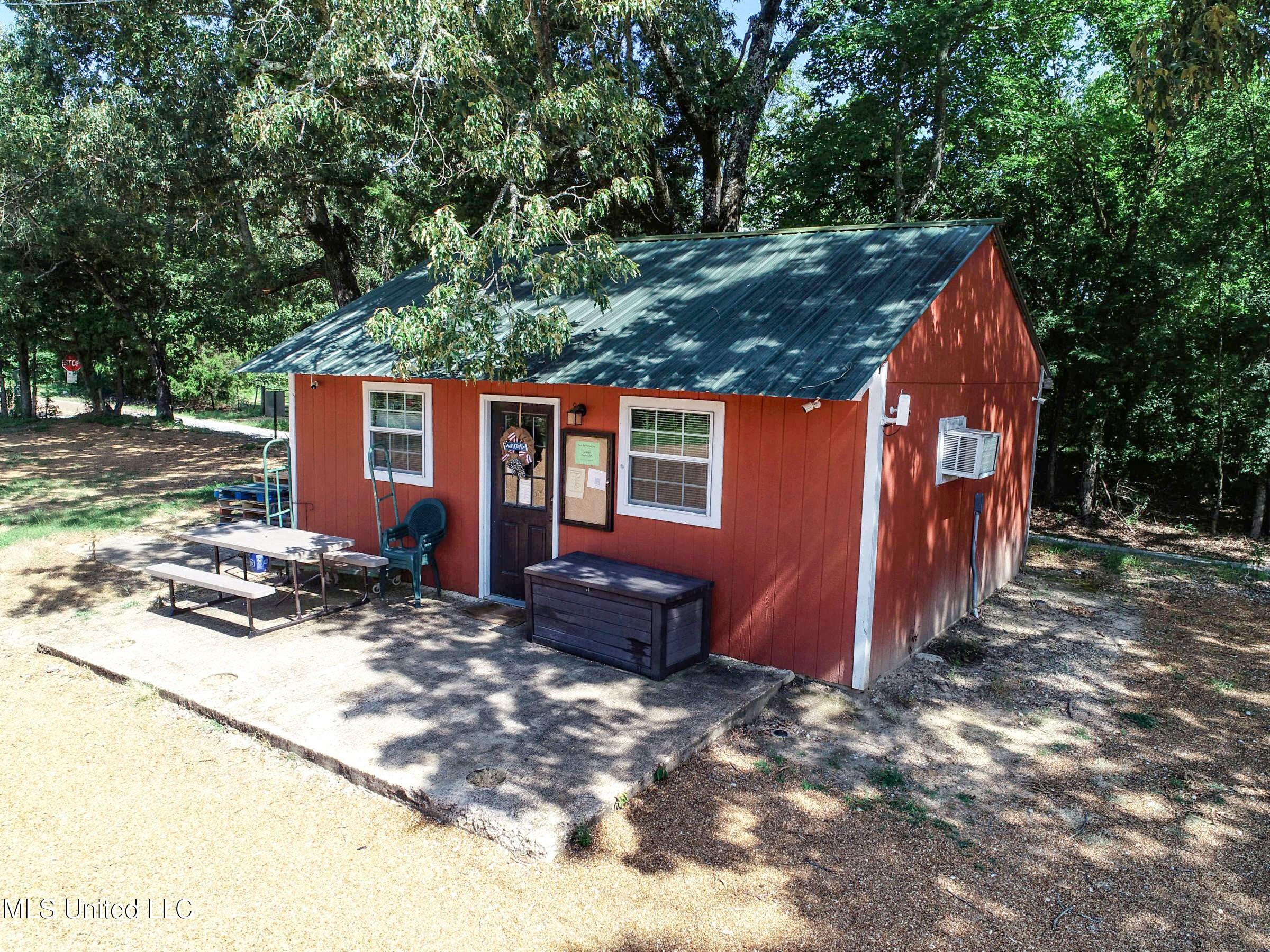 852 310 Property Photo 24