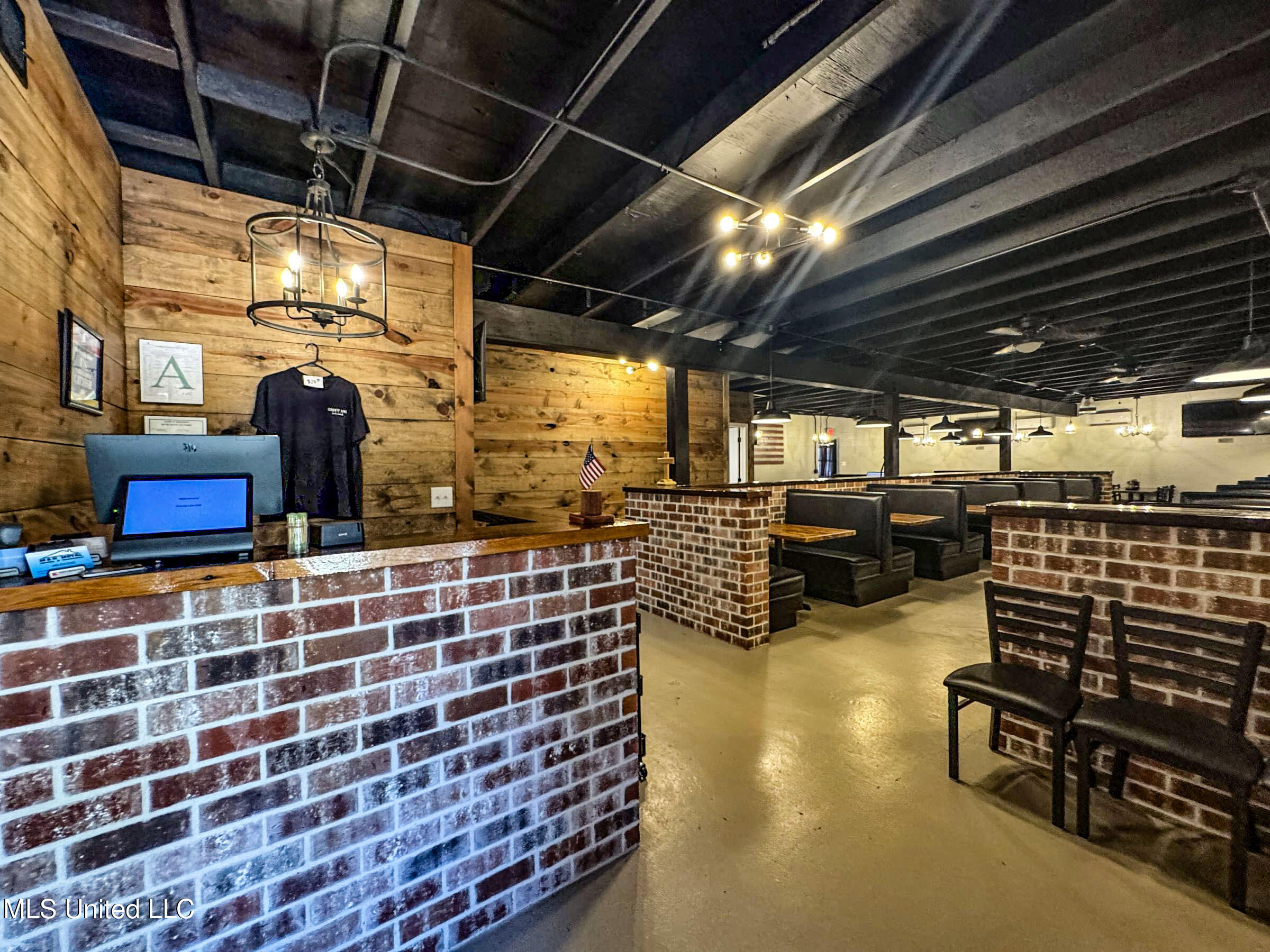 852 310 Property Photo 38