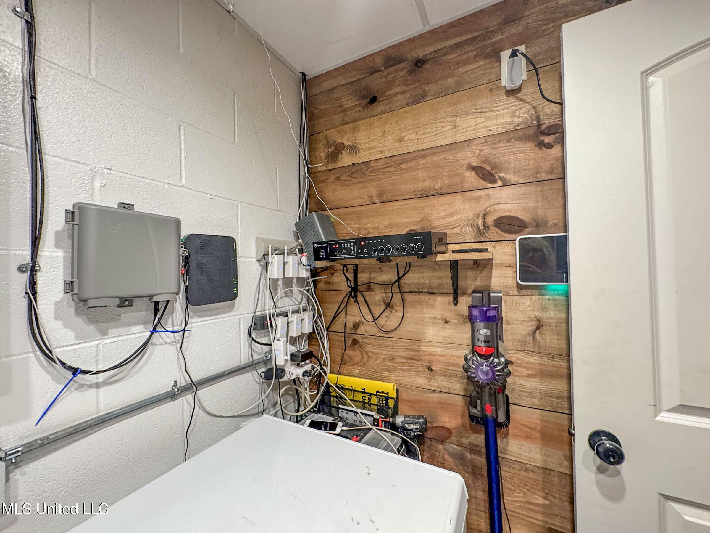 852 310 Property Photo 56