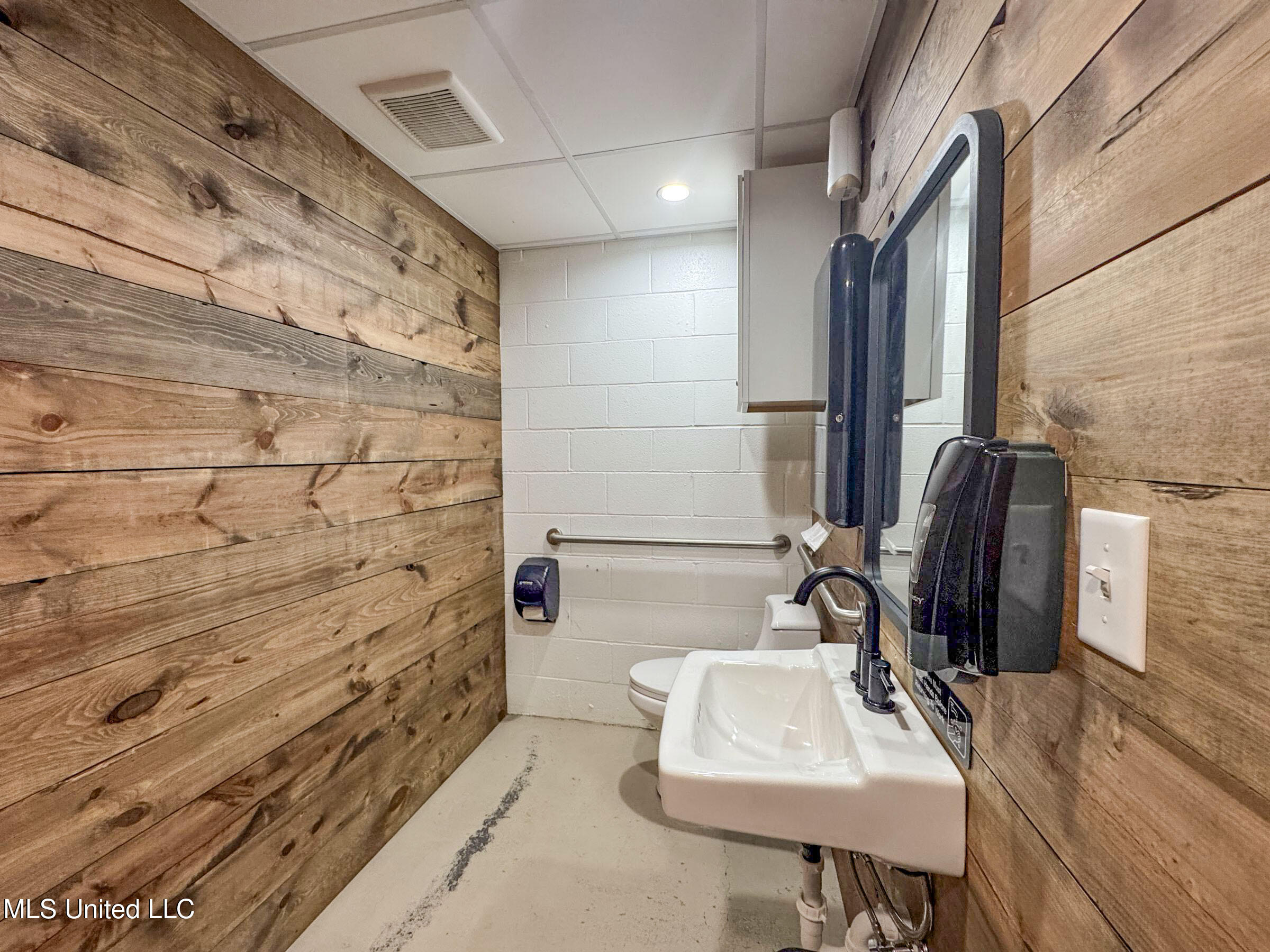 852 310 Property Photo 62