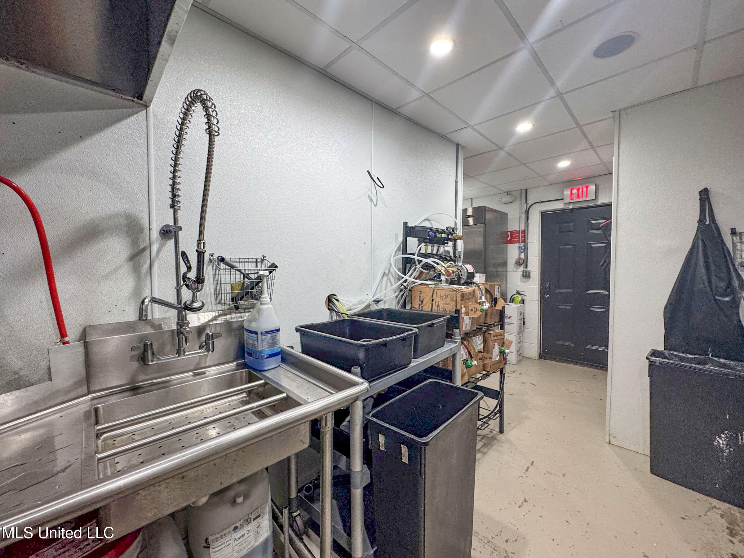 852 310 Property Photo 76