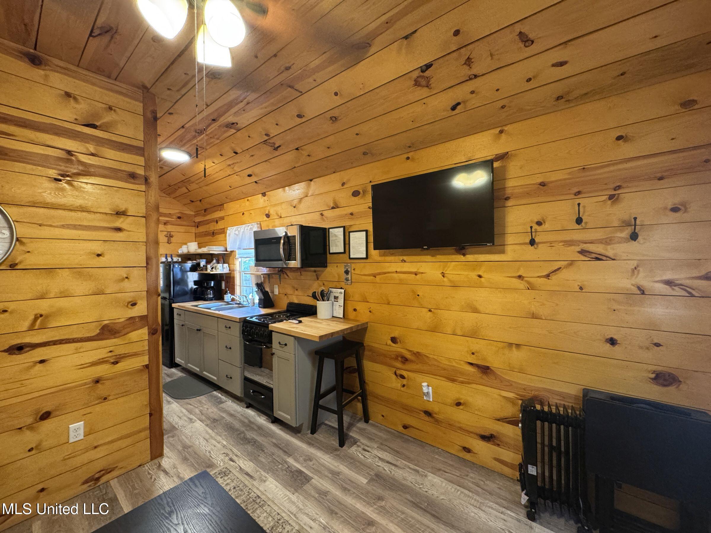 852 310 Property Photo 98