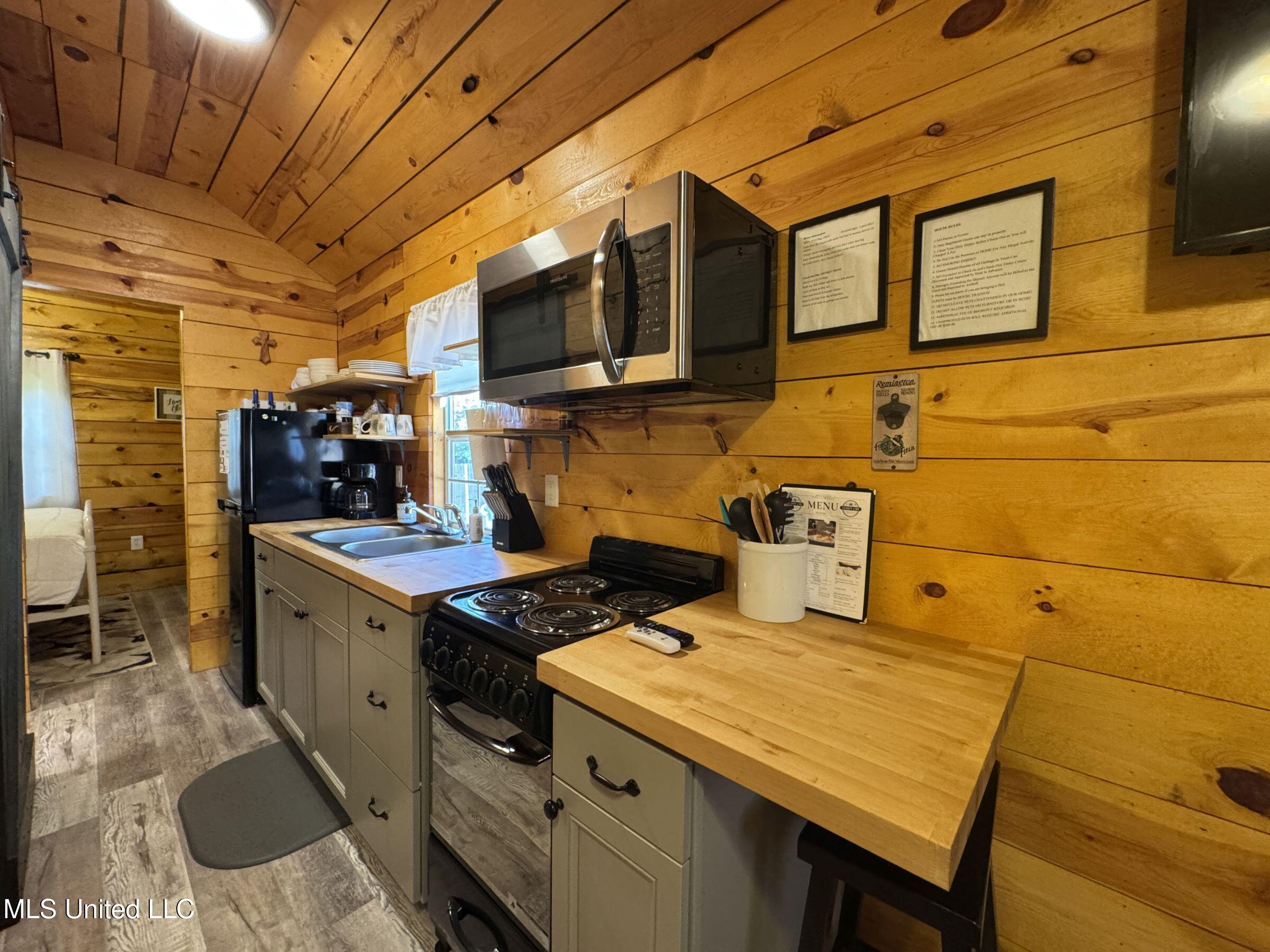 852 310 Property Photo 99