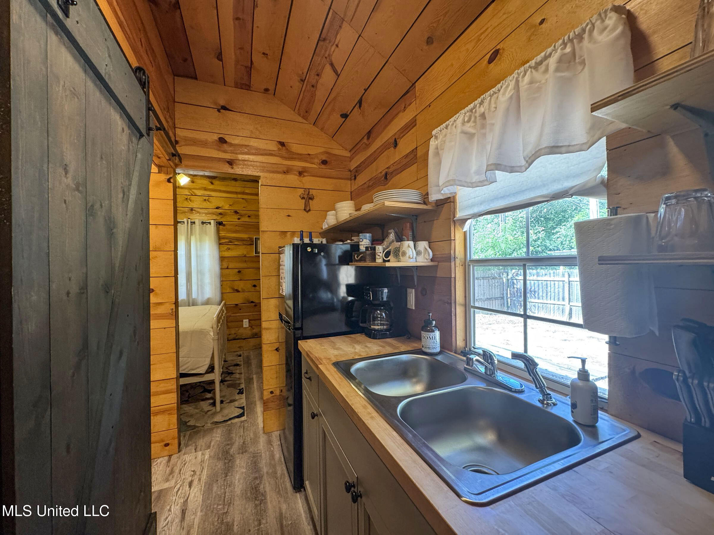 852 310 Property Photo 100