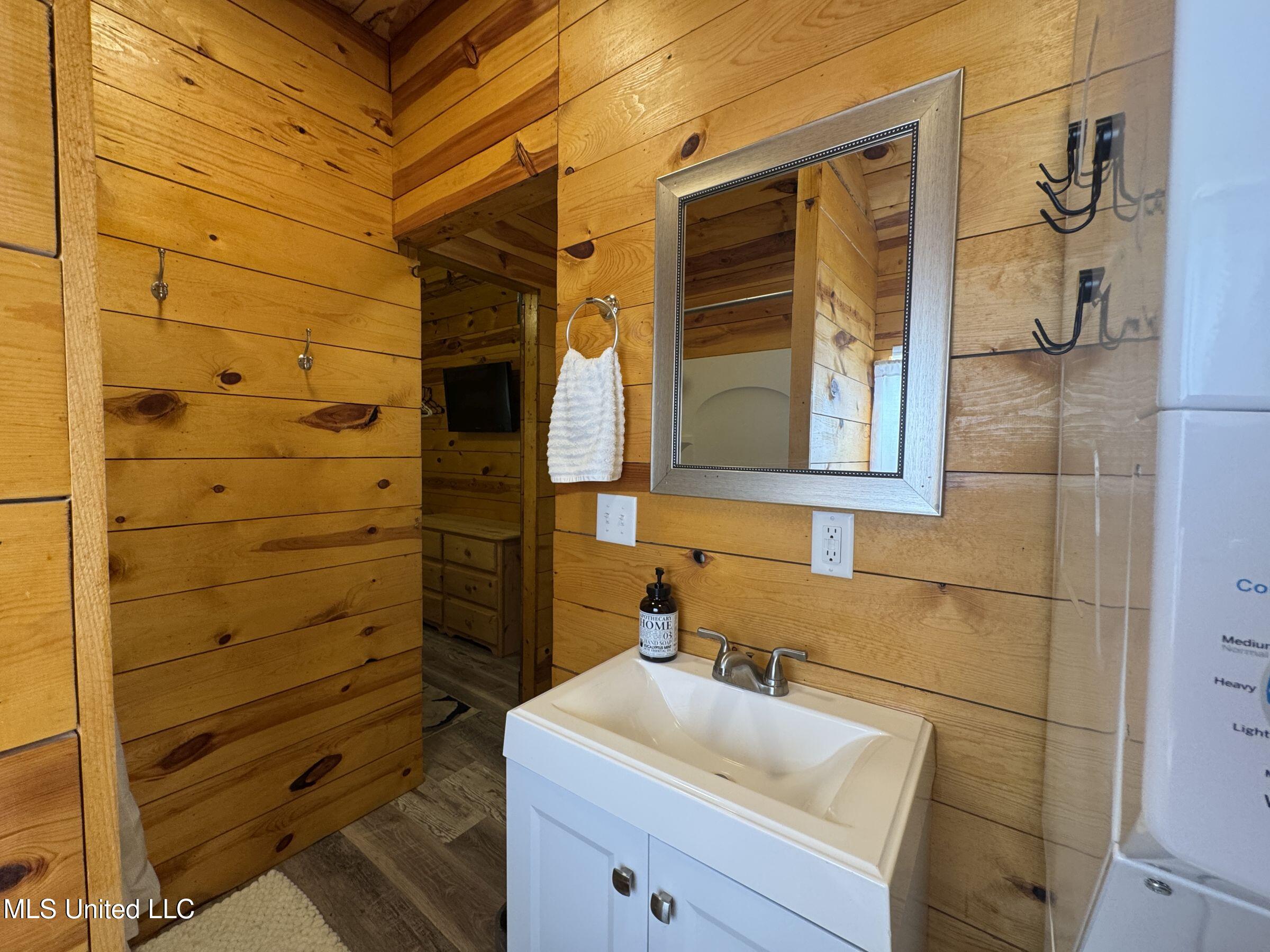852 310 Property Photo 107